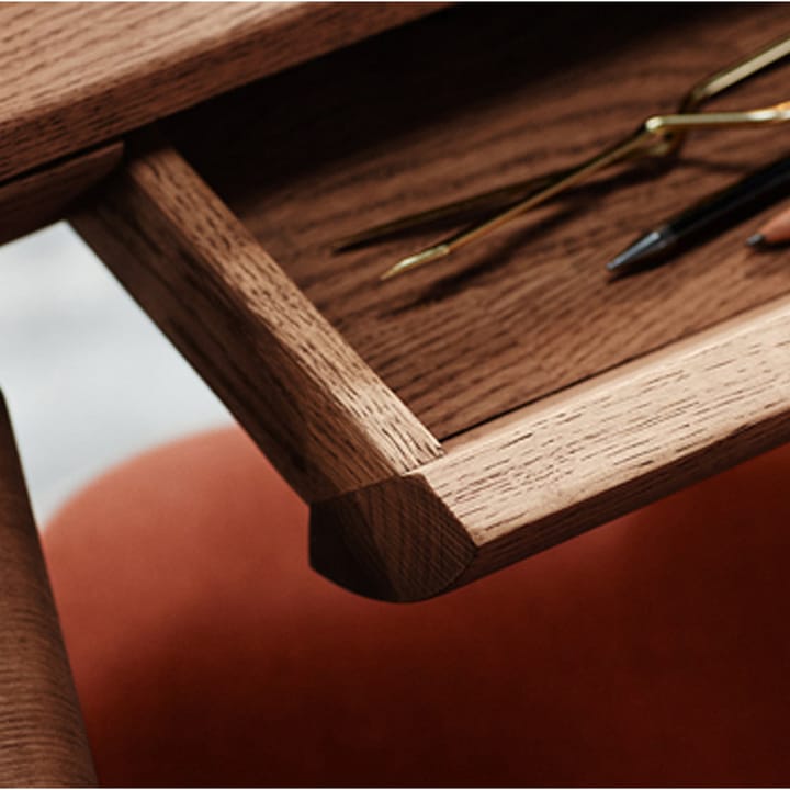 Rúna desk - Smoked oak - Warm Nordic