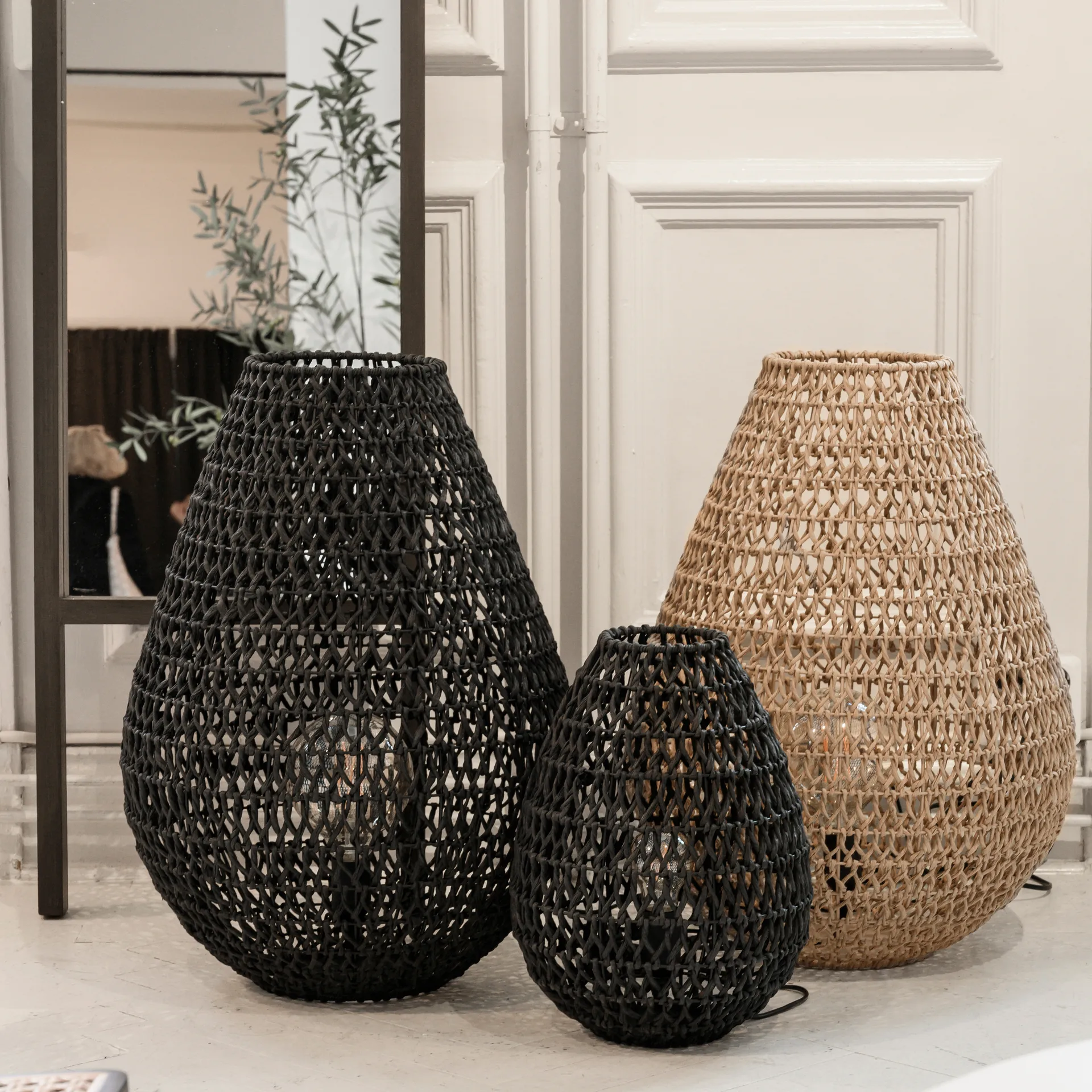 Buster floor lamp Ø44 cm, black Watt & Veke