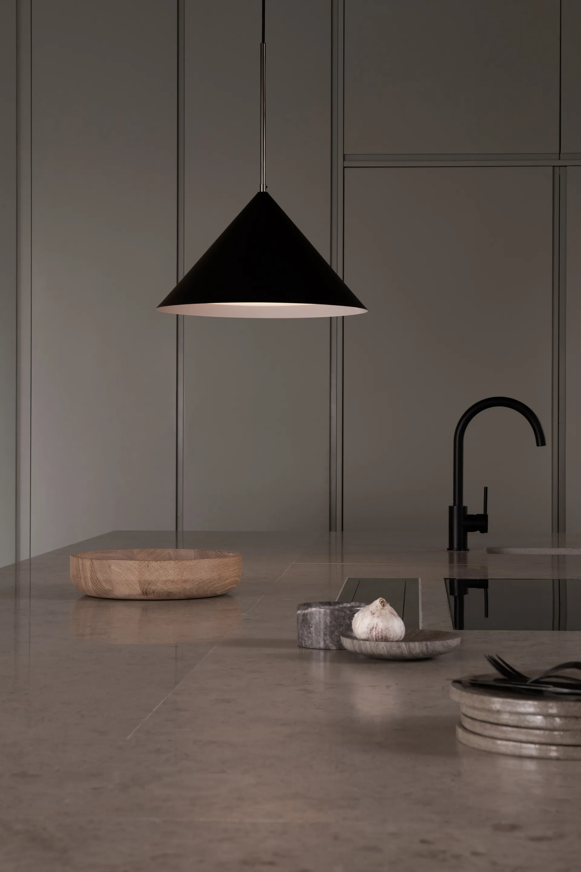 Kuro pendant lamp, Black, Ø45x25 cm Watt & Veke