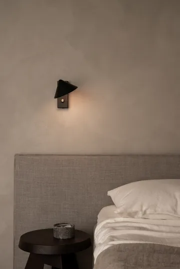 Kuro wall lamp - Black, Ø14x16 cm, read - Watt & Veke