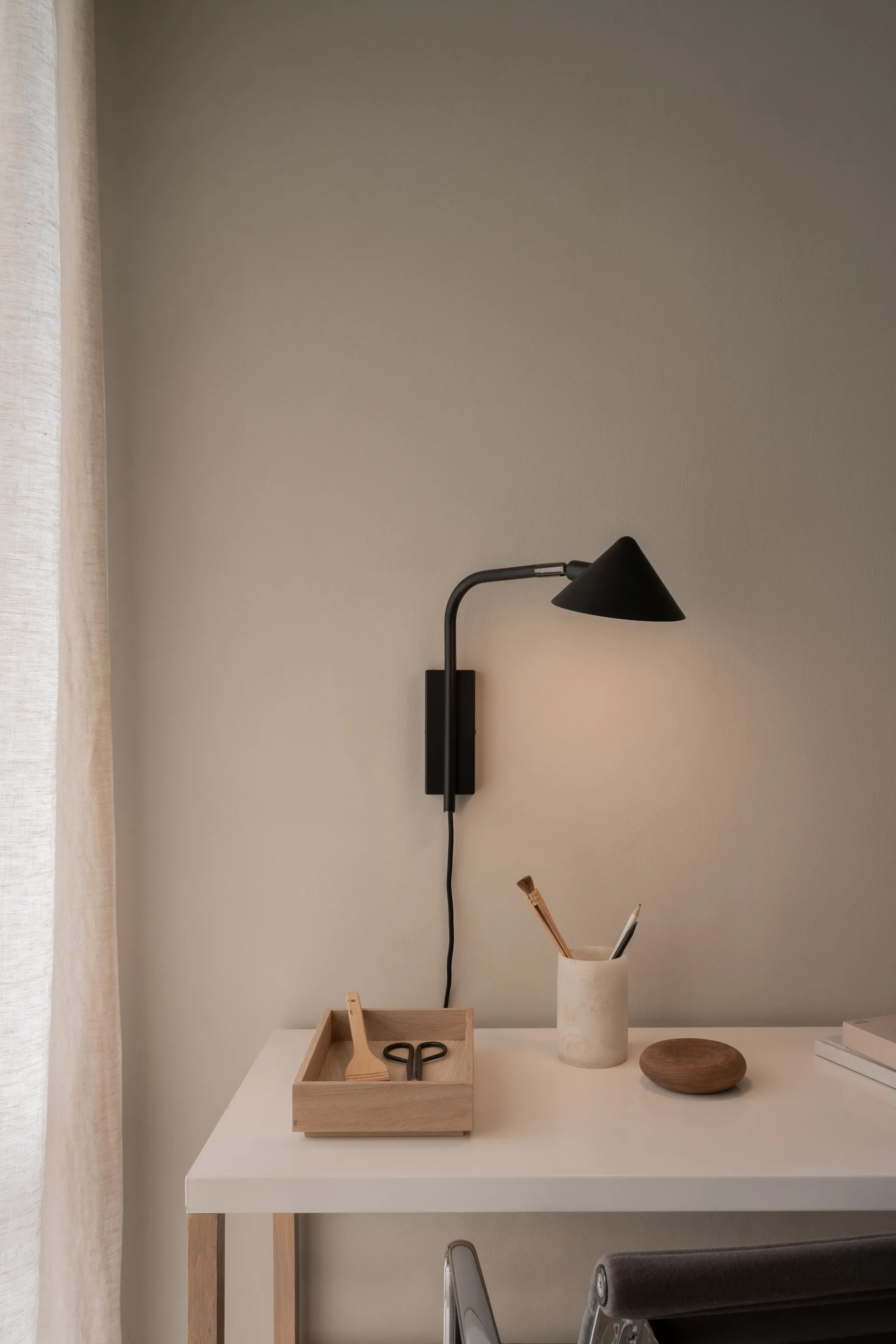 Kuro wall lamp, Black, Ø14x32 cm, wall Watt & Veke