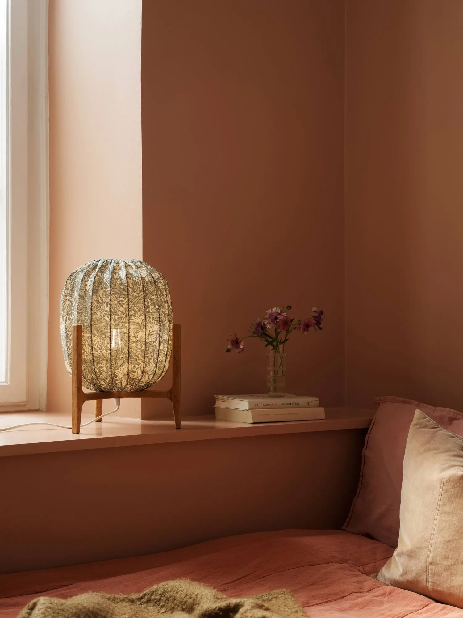 Prisma table lamp, Oak-African marigold green, Ø27x42 cm Watt & Veke