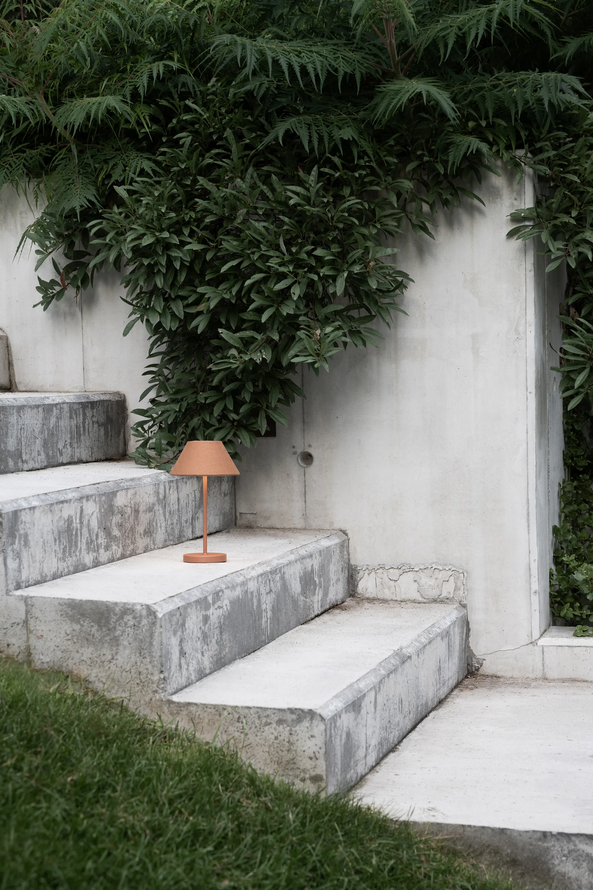 Teya portable table lamp, Terracotta, Ø15x26 cm Watt & Veke