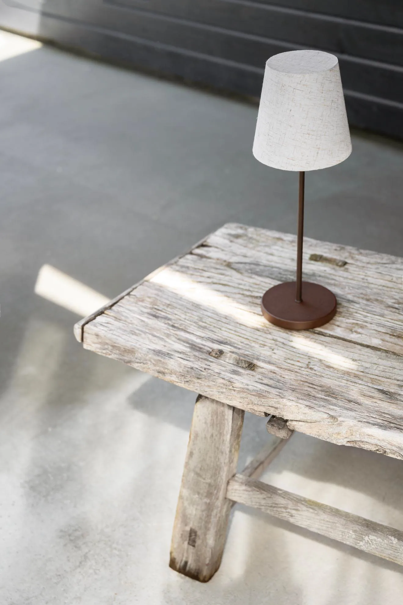 Tyra table lamp portable Ø14 cm, Coffee Watt & Veke