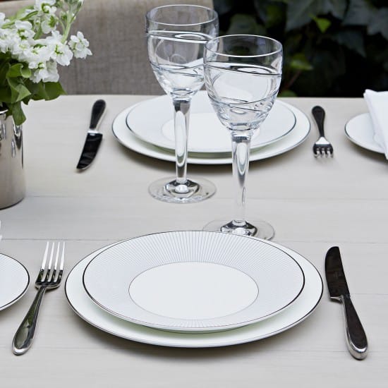 Pinstripe plate, Ø 23 cm Wedgwood