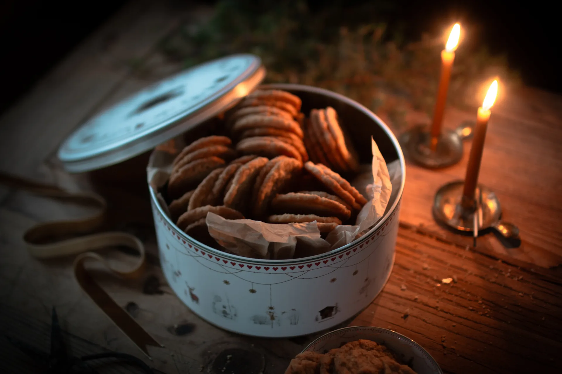 Julemorgen Story Cookie Jar 2 Pieces, White-multi Wik & Walsøe