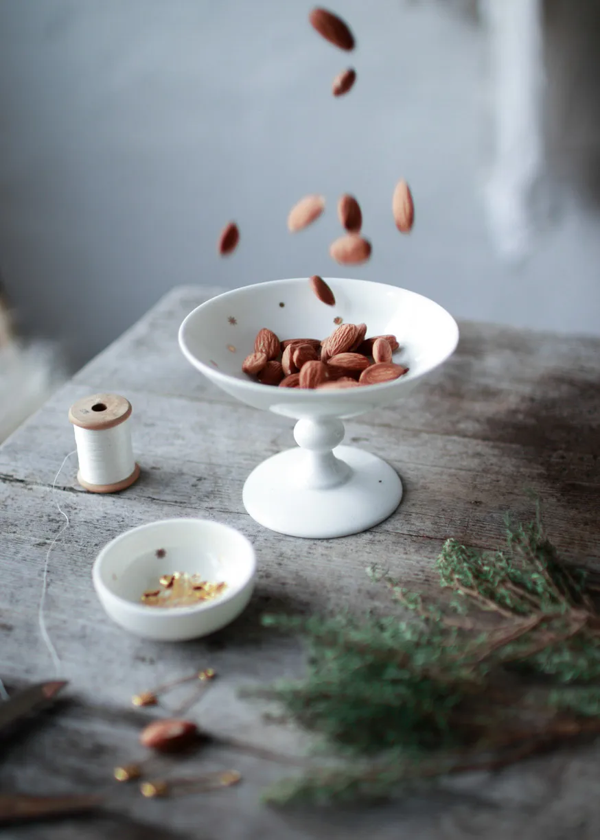 Starfall bowl on foot 12 cm, White Wik & Walsøe