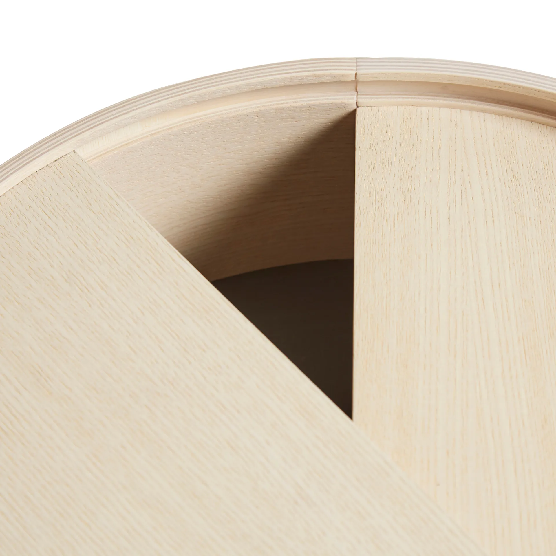 Arc coffee tableØ66 cm, White-pigmented ash Woud