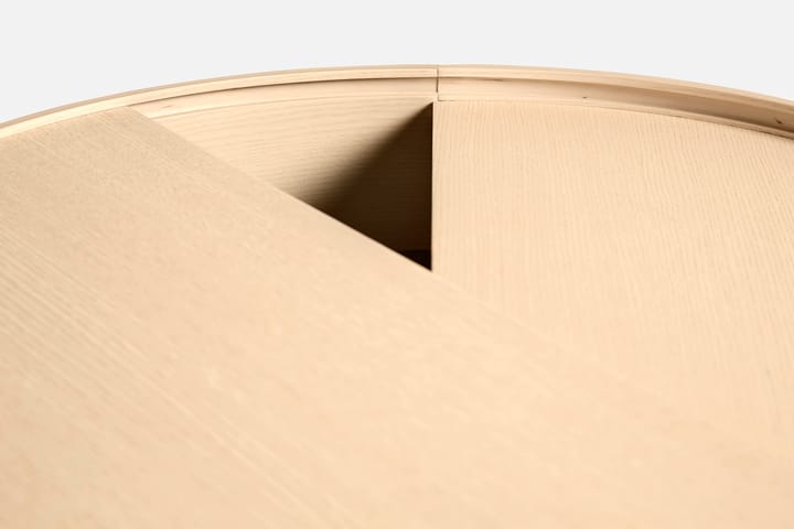 Arc coffee tableØ66 cm, White pigmented oak Woud