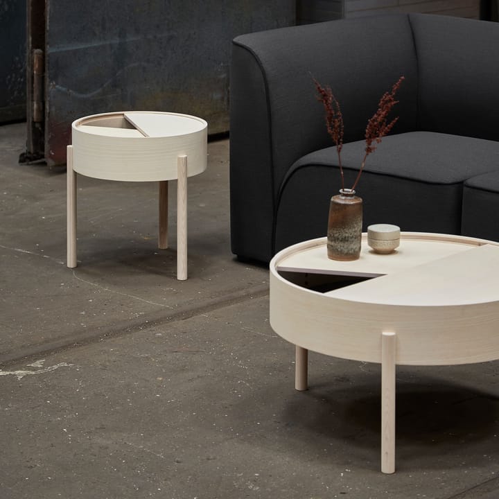 Arc side table, White-pigmented ash Woud