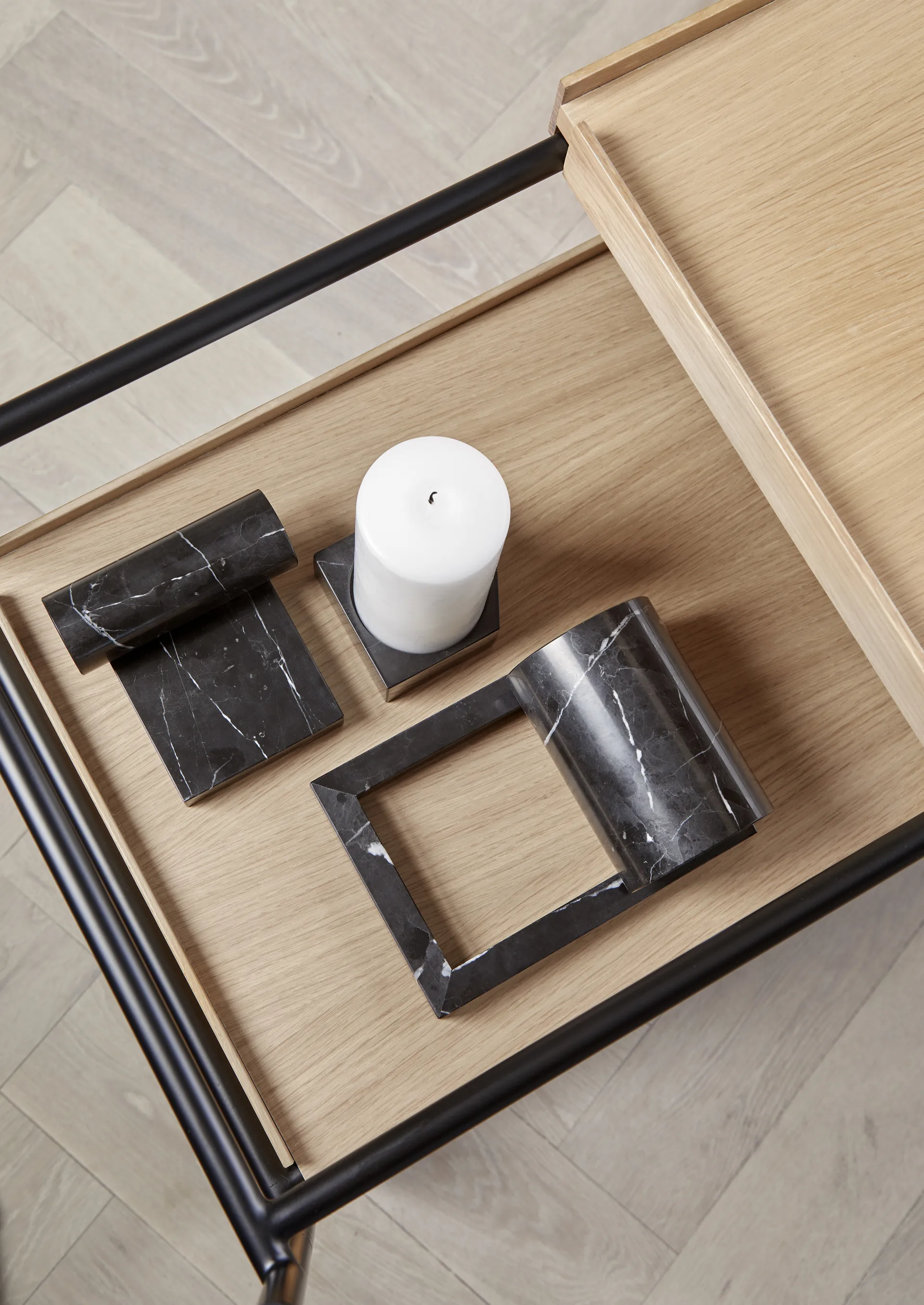 Booknd book support marble, Black Woud