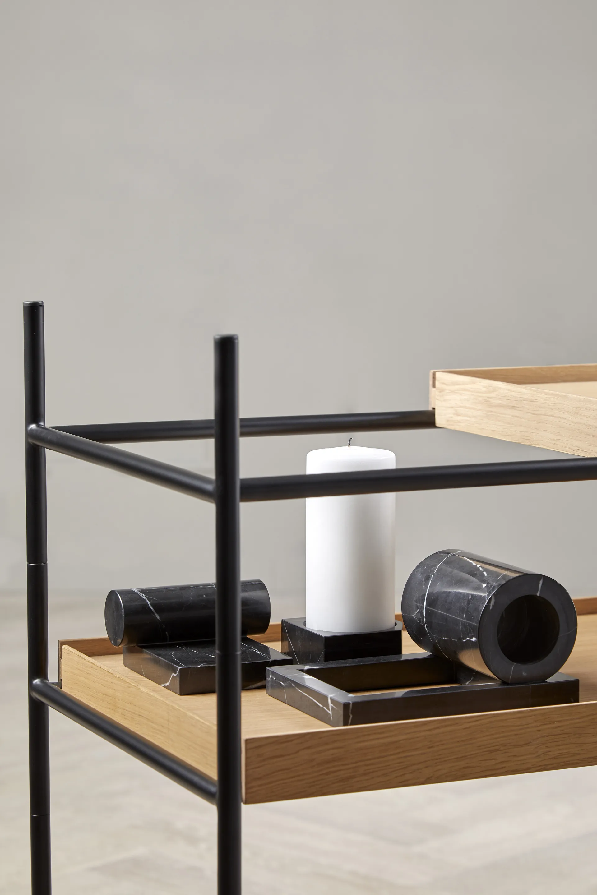 Booknd book support marble, Black Woud