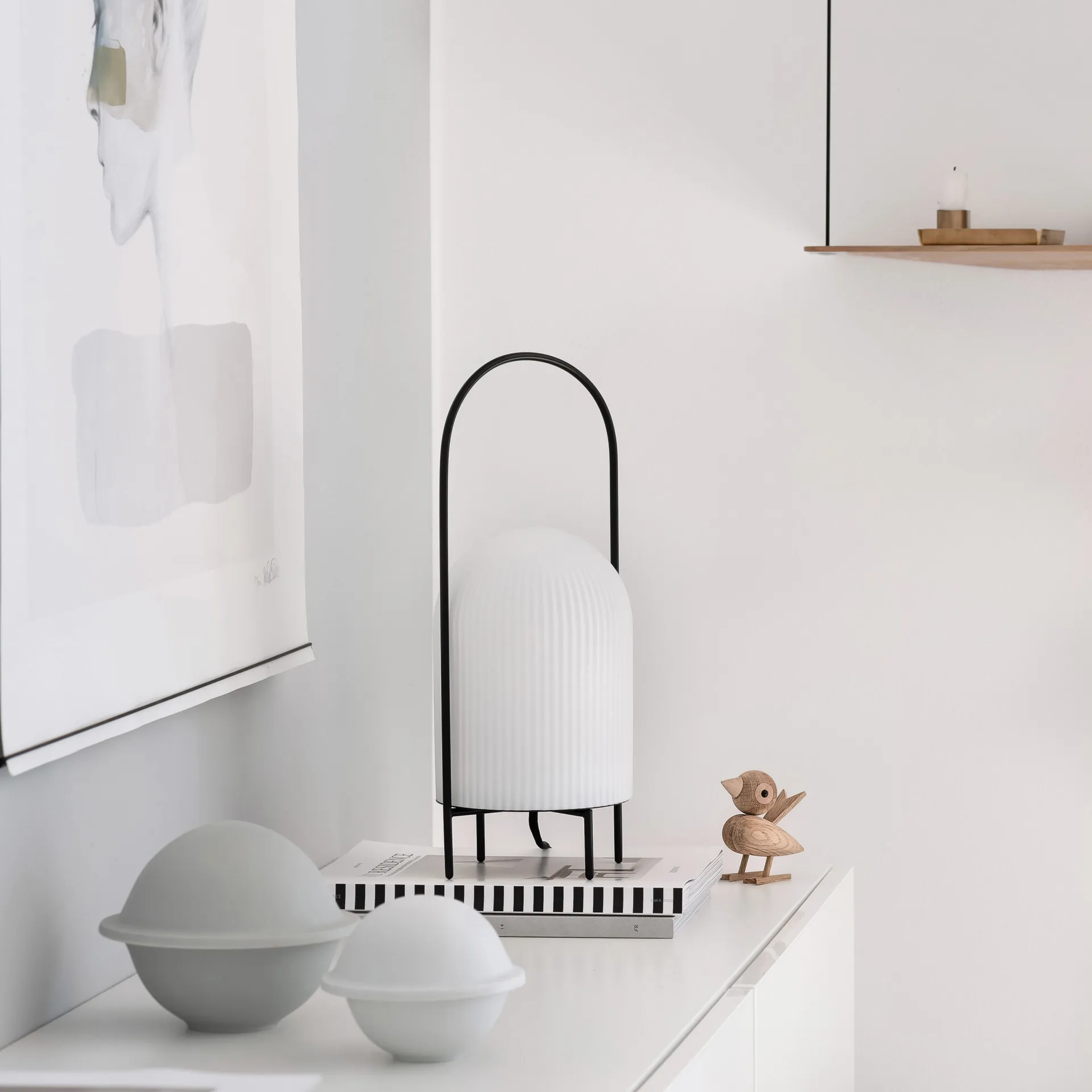 Ghost table lamp, Black-whitet opalglass Woud