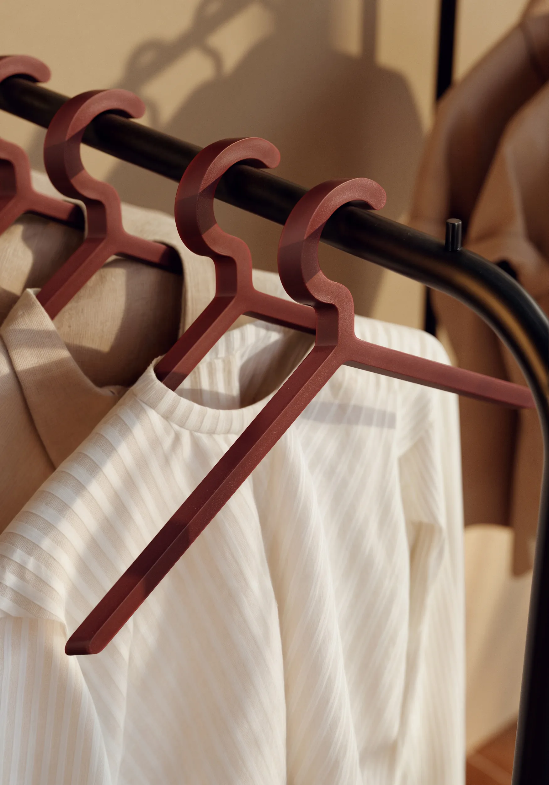 Illusion hanger, 3-pack, Deep red Woud