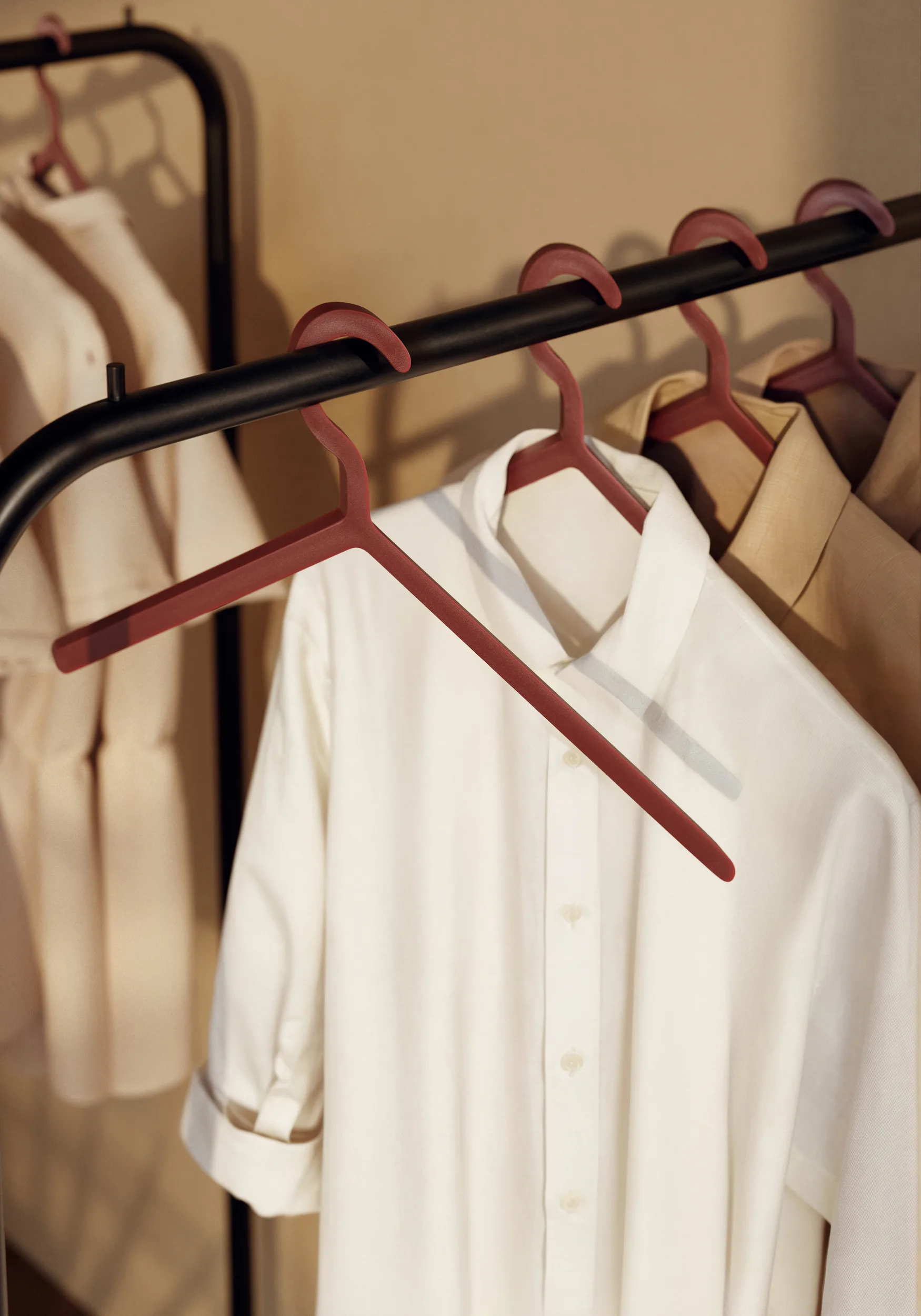 Illusion hanger, 3-pack, Deep red Woud