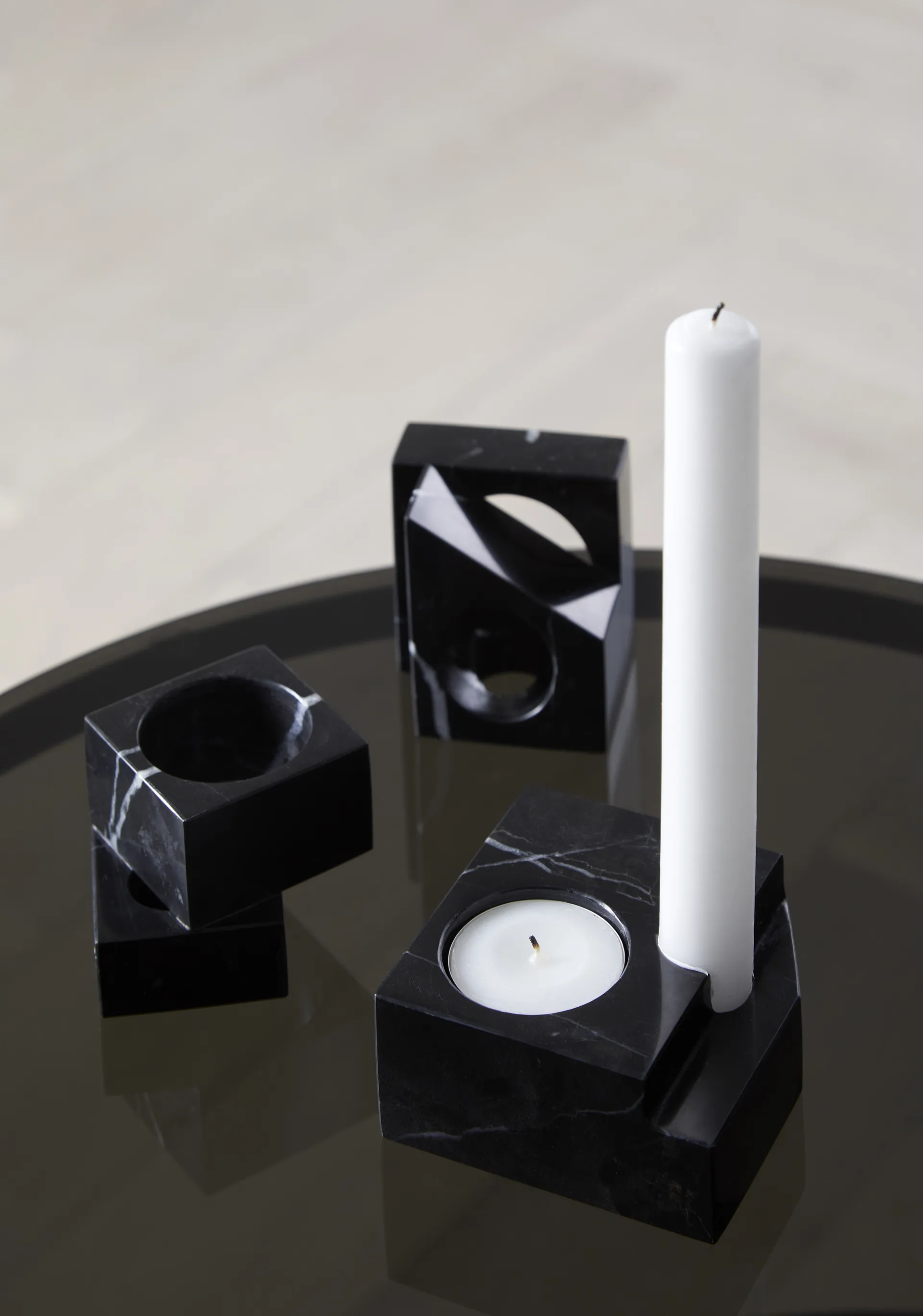 Jeu de dés 1 candle holder marble, Black Woud