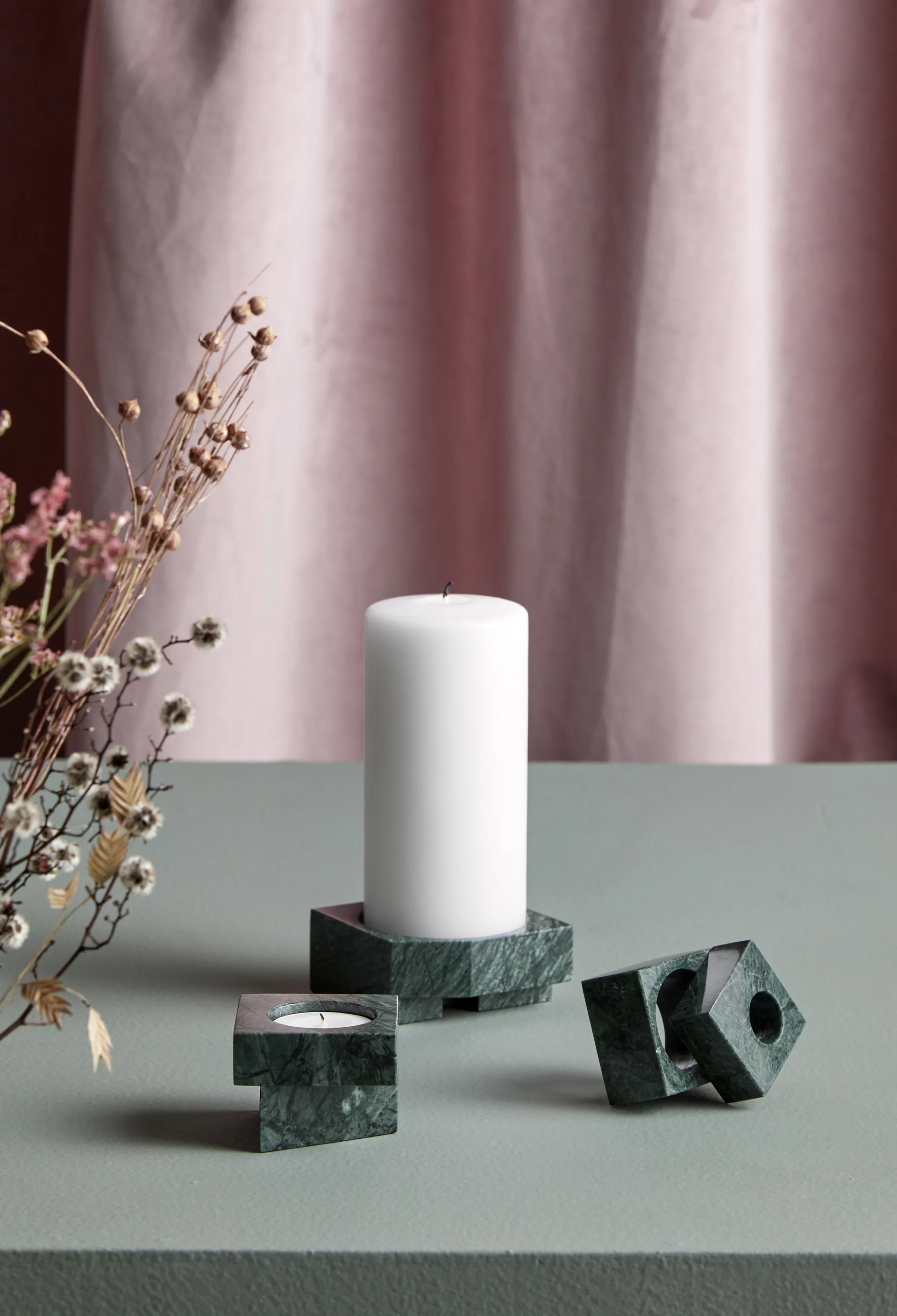 Jeu de dés 2 candle holder marble, Green Woud