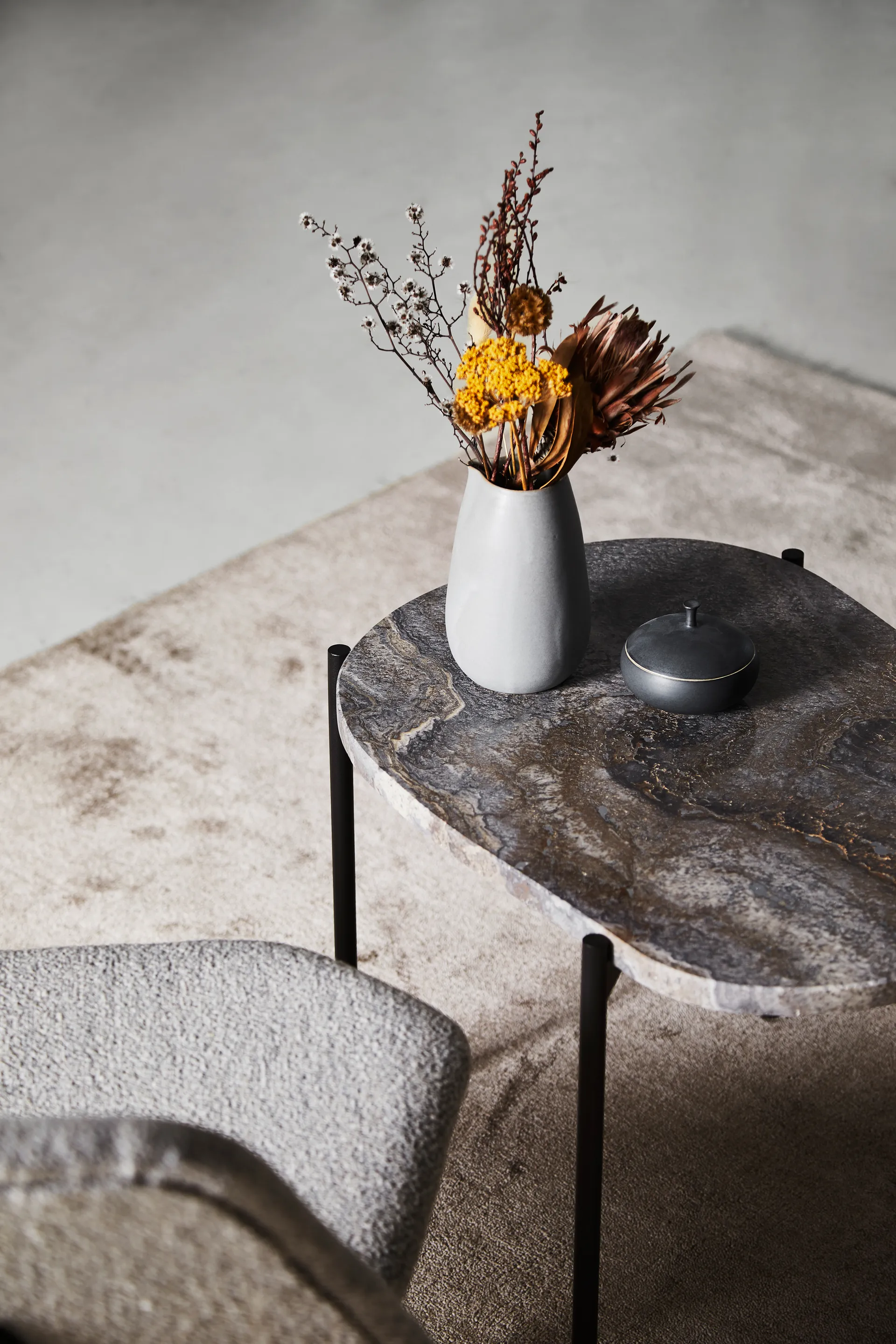 La Terra occasional table. medium, Grey melange Woud