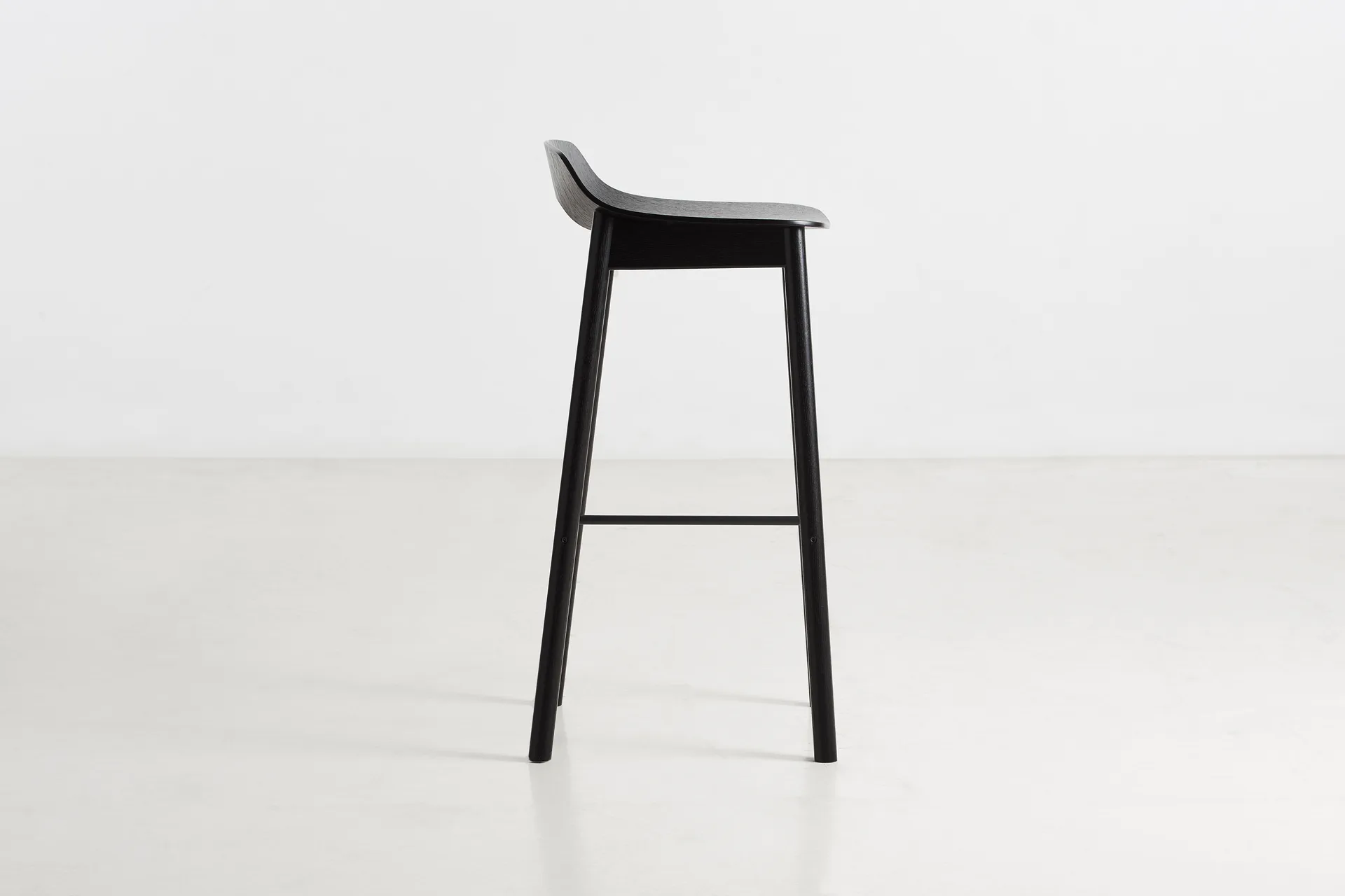 Mono barstool, Black Woud
