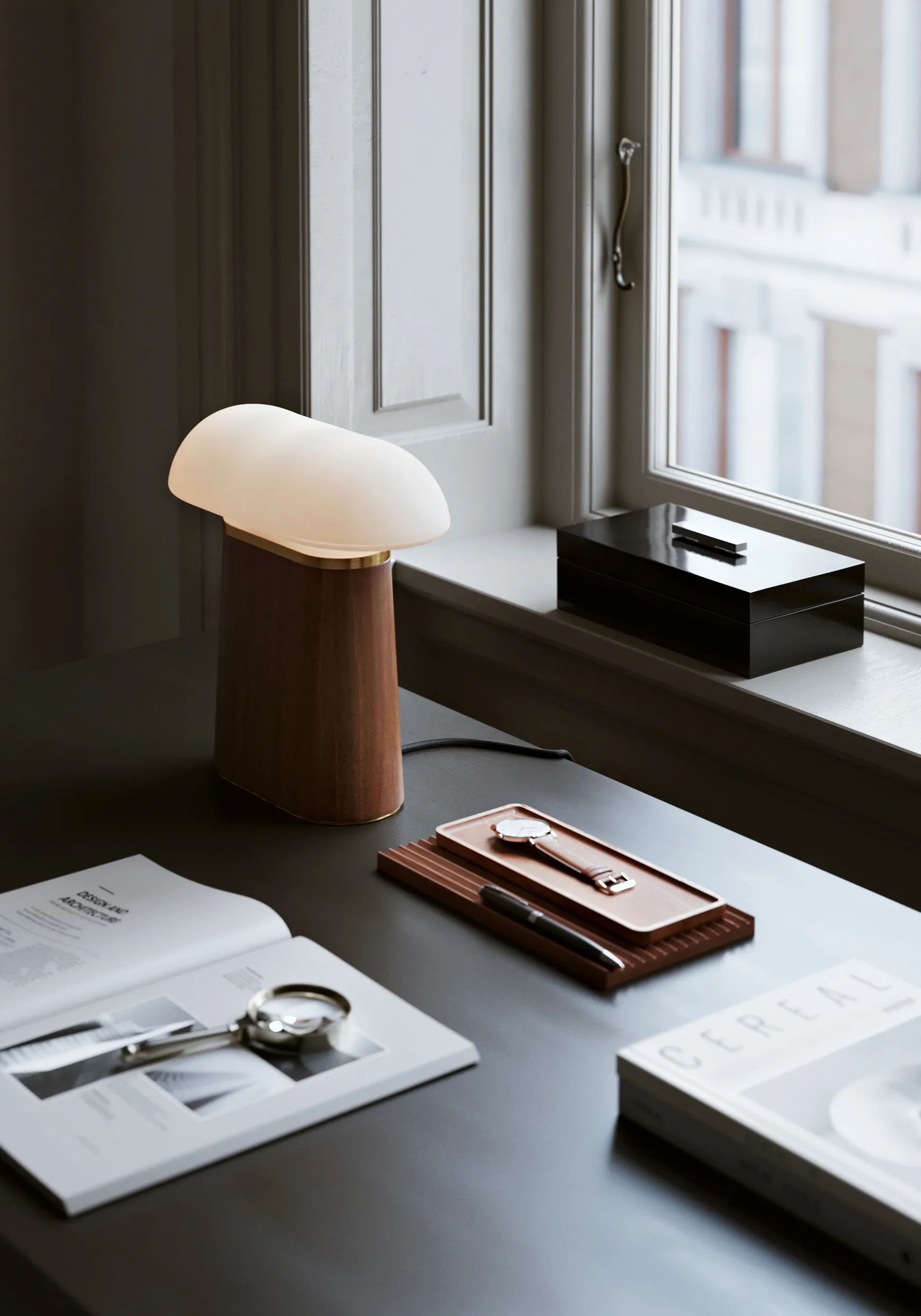 Nova table lamp, Walnut Woud