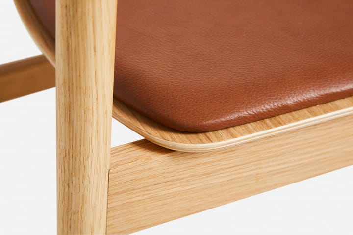 Pause dining chairs 2.0, Oiled oak sirka, leather Woud