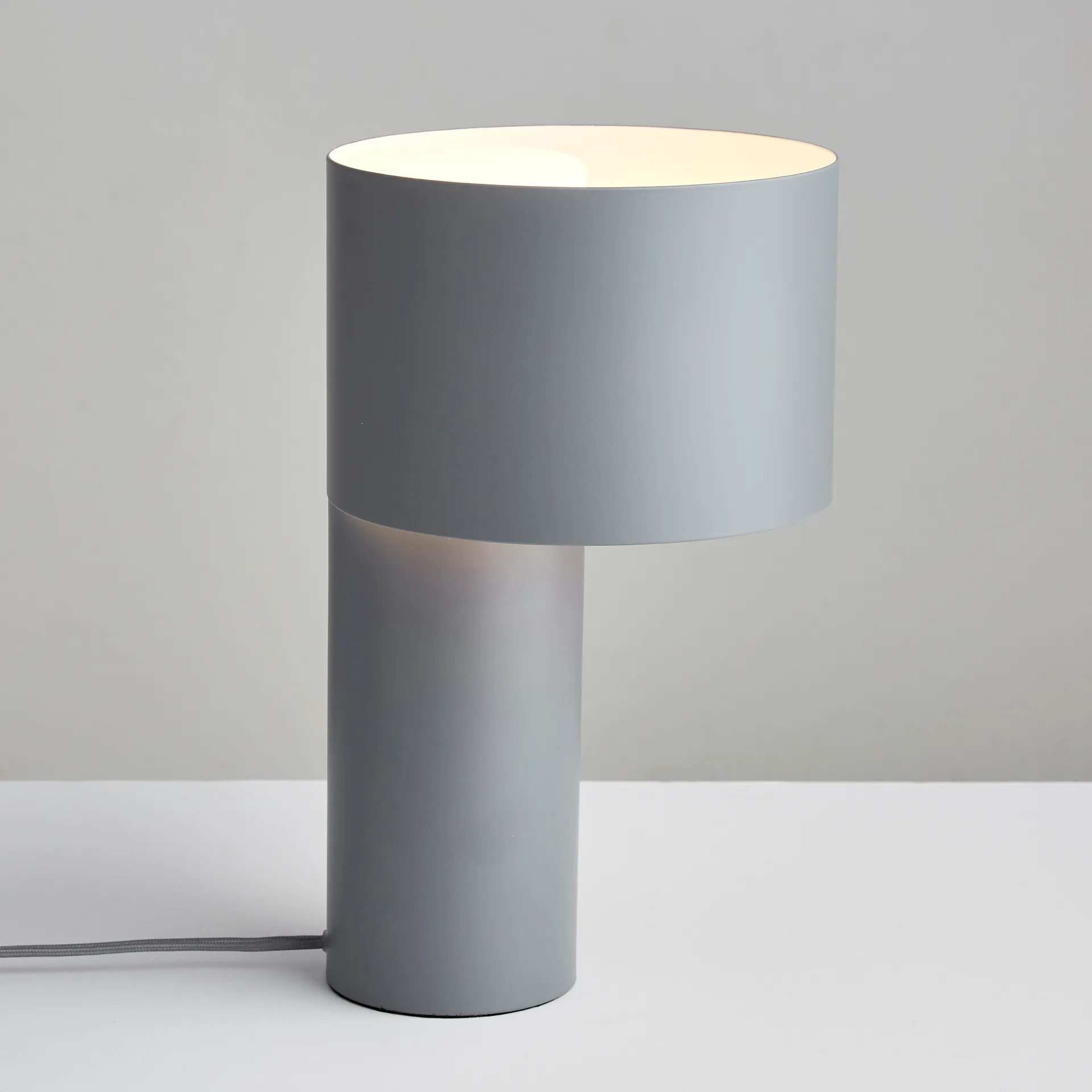 Tangent table lamp, grey Woud