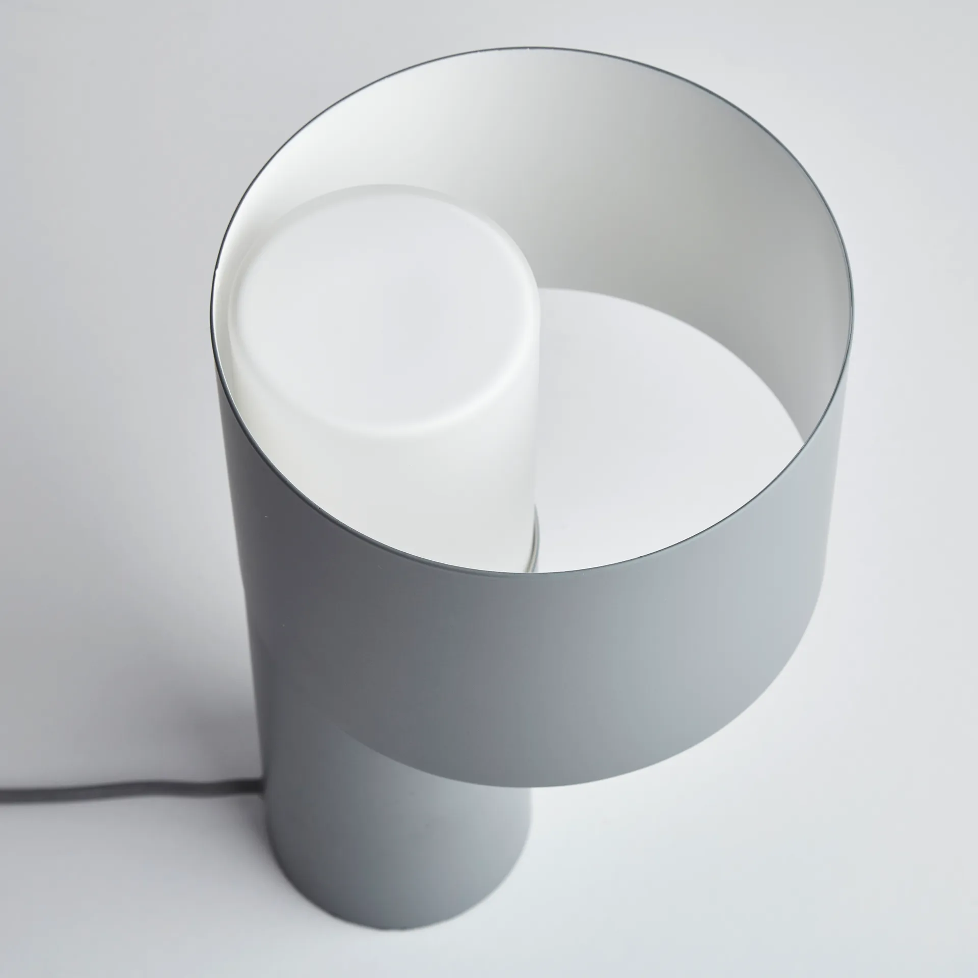 Tangent table lamp, grey Woud
