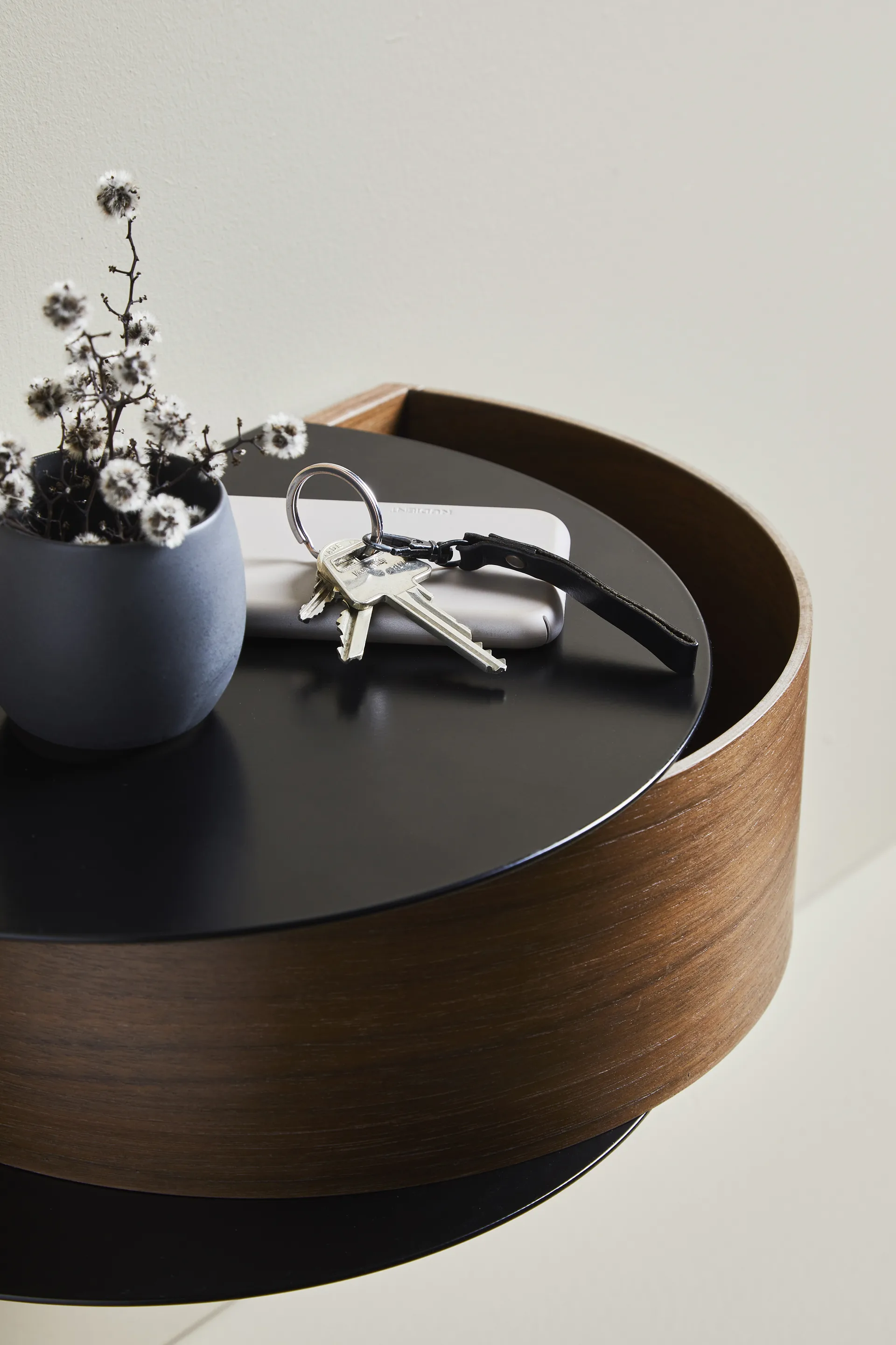 Wallie shelf, Walnut Woud