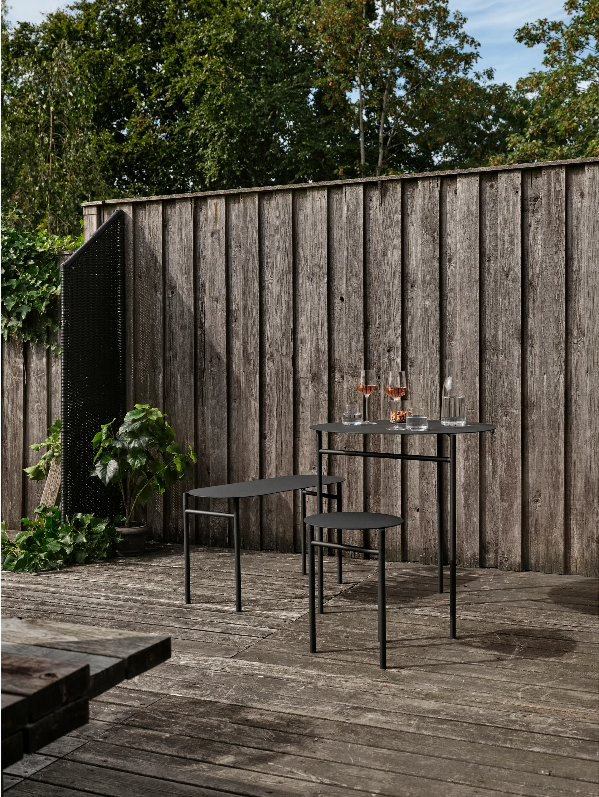 Disc table Ø70 cm, Black Zone Denmark