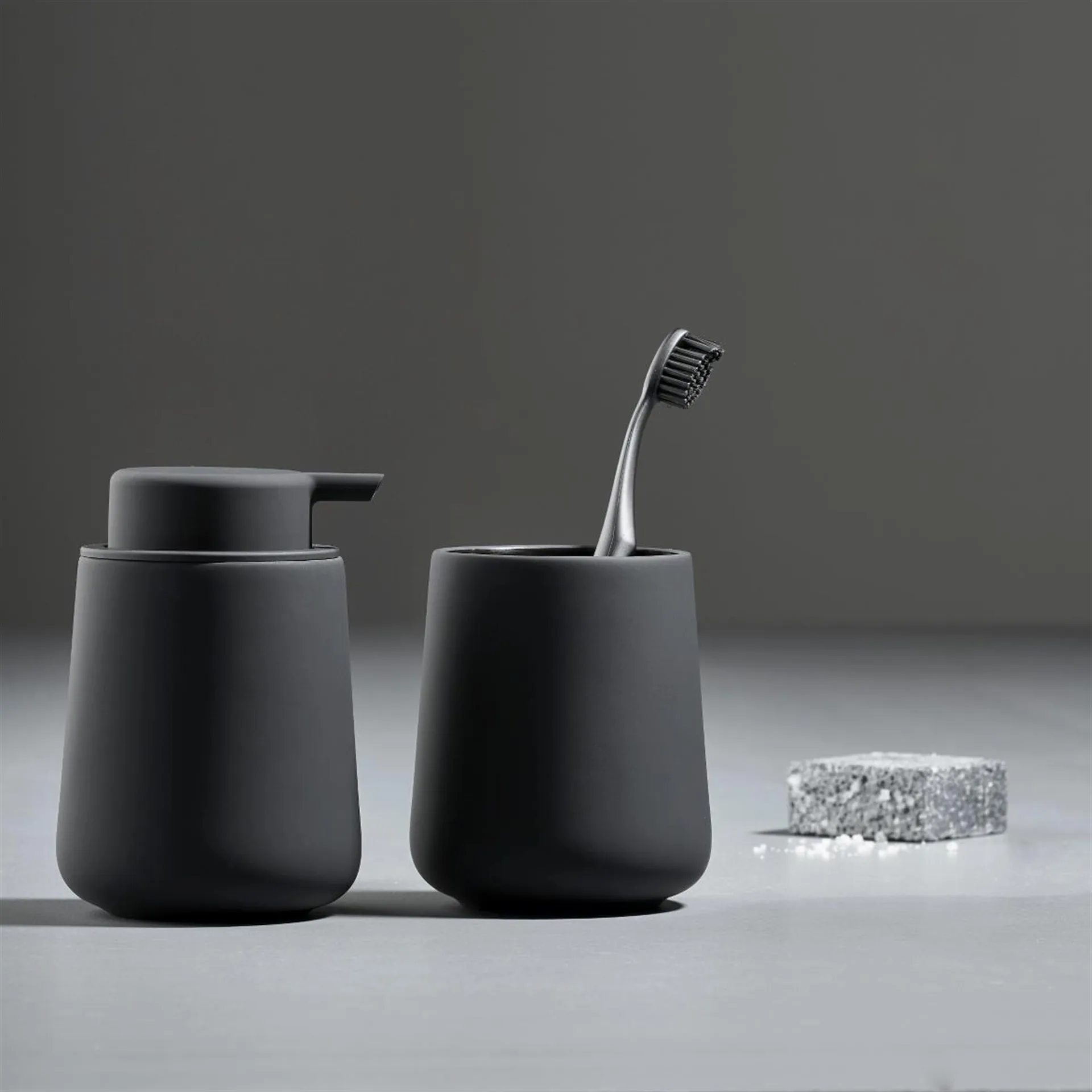 Nova One toothbrush mug, black Zone Denmark