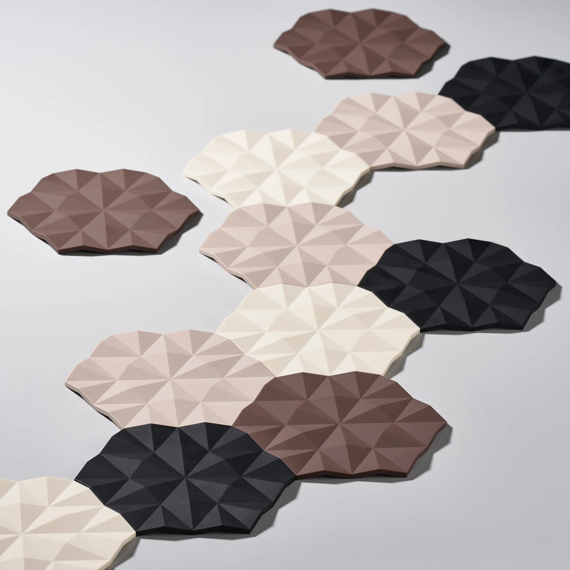 Ori Facet trivet 14x16 cm, black Zone Denmark