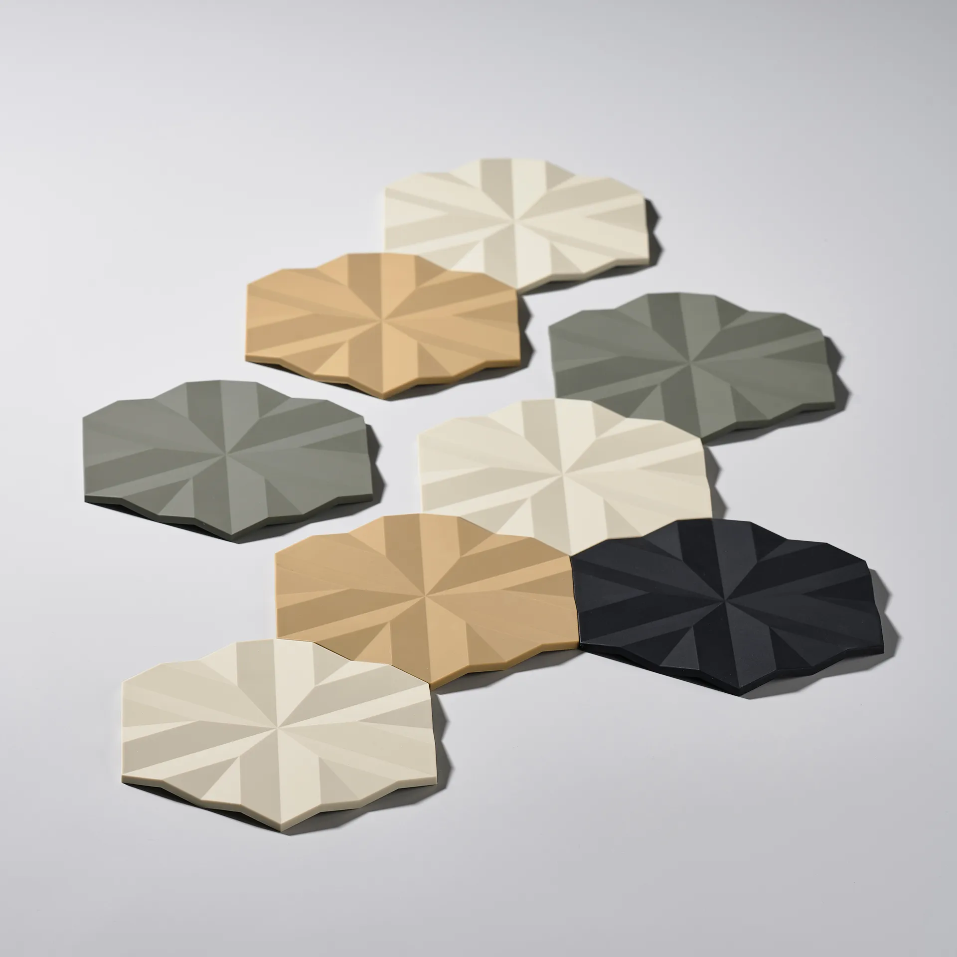 Ori Flake trivet 14x16 cm, black Zone Denmark