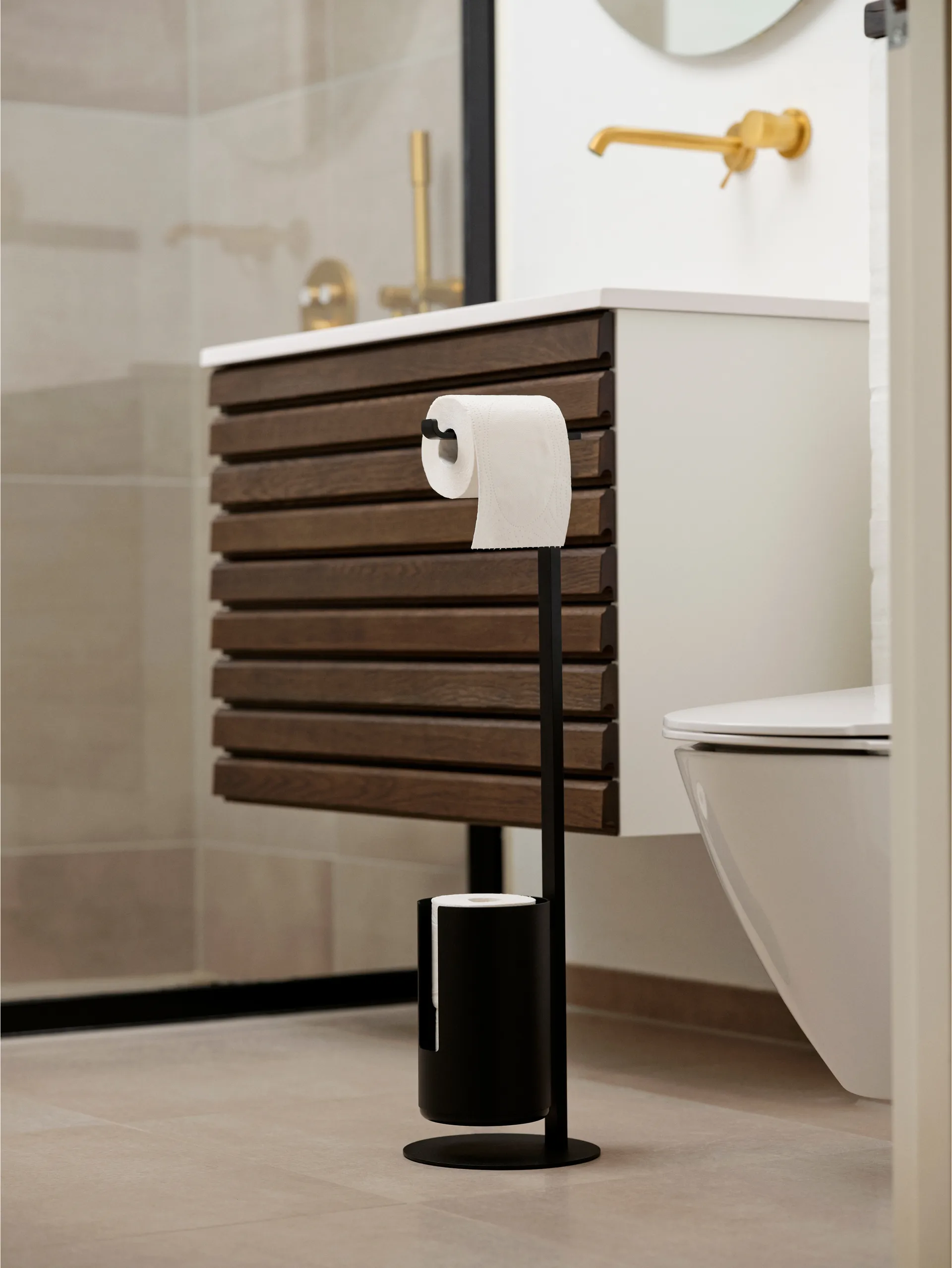 Rim freestanding toilet paper holder, Svart Zone Denmark