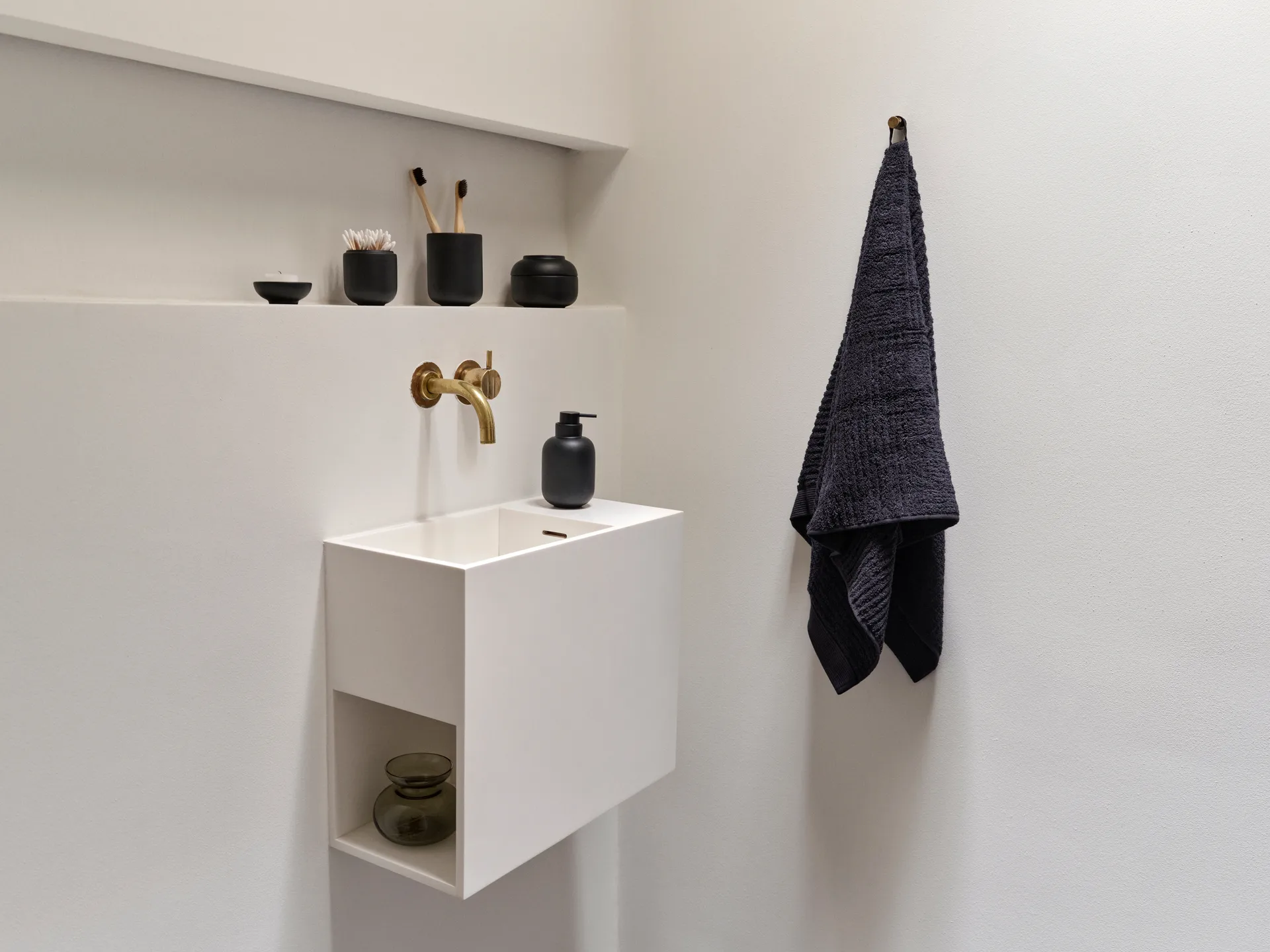 Sensu toilet brush Ø11.8x41 cm, Black Zone Denmark