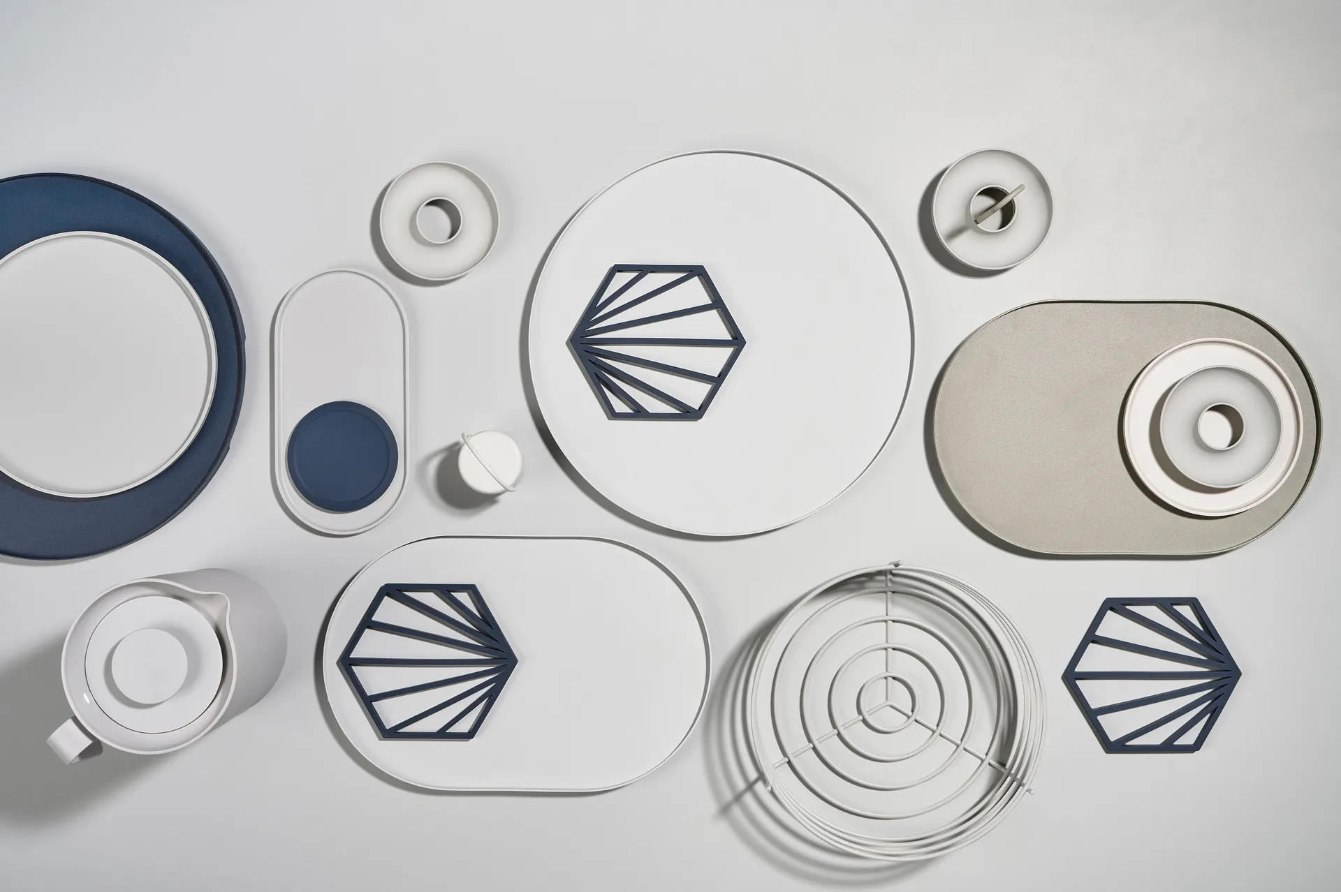 Singles tray oval 23x35 cm, Warm Grey Zone Denmark