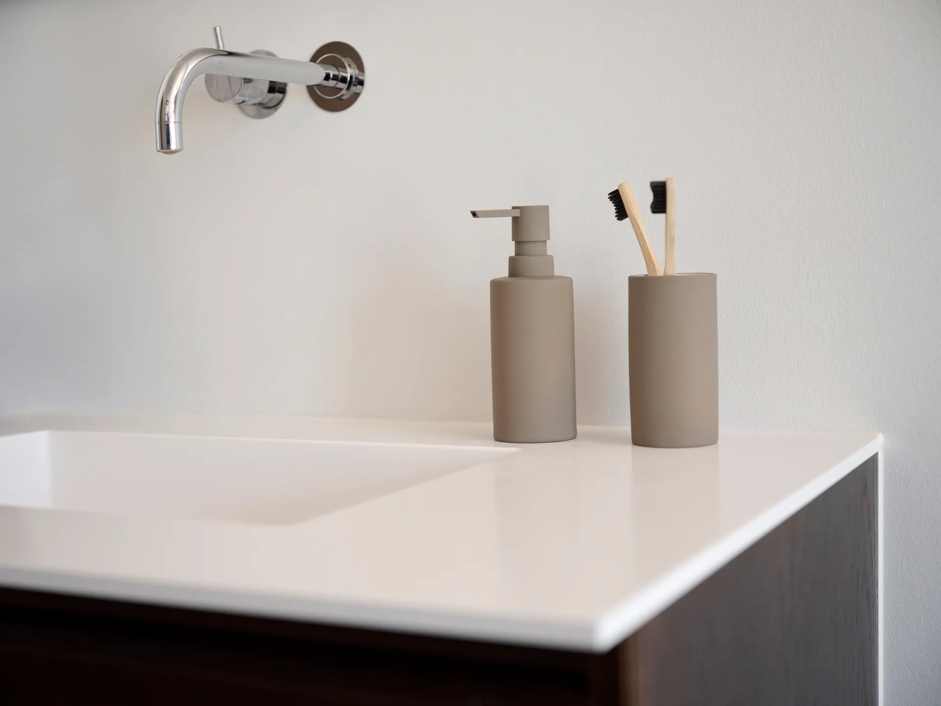 Solo toothbrush mug, Taupe Zone Denmark