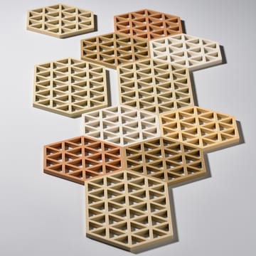 Triangles trivet 14x16 cm - warm sand - Zone Denmark