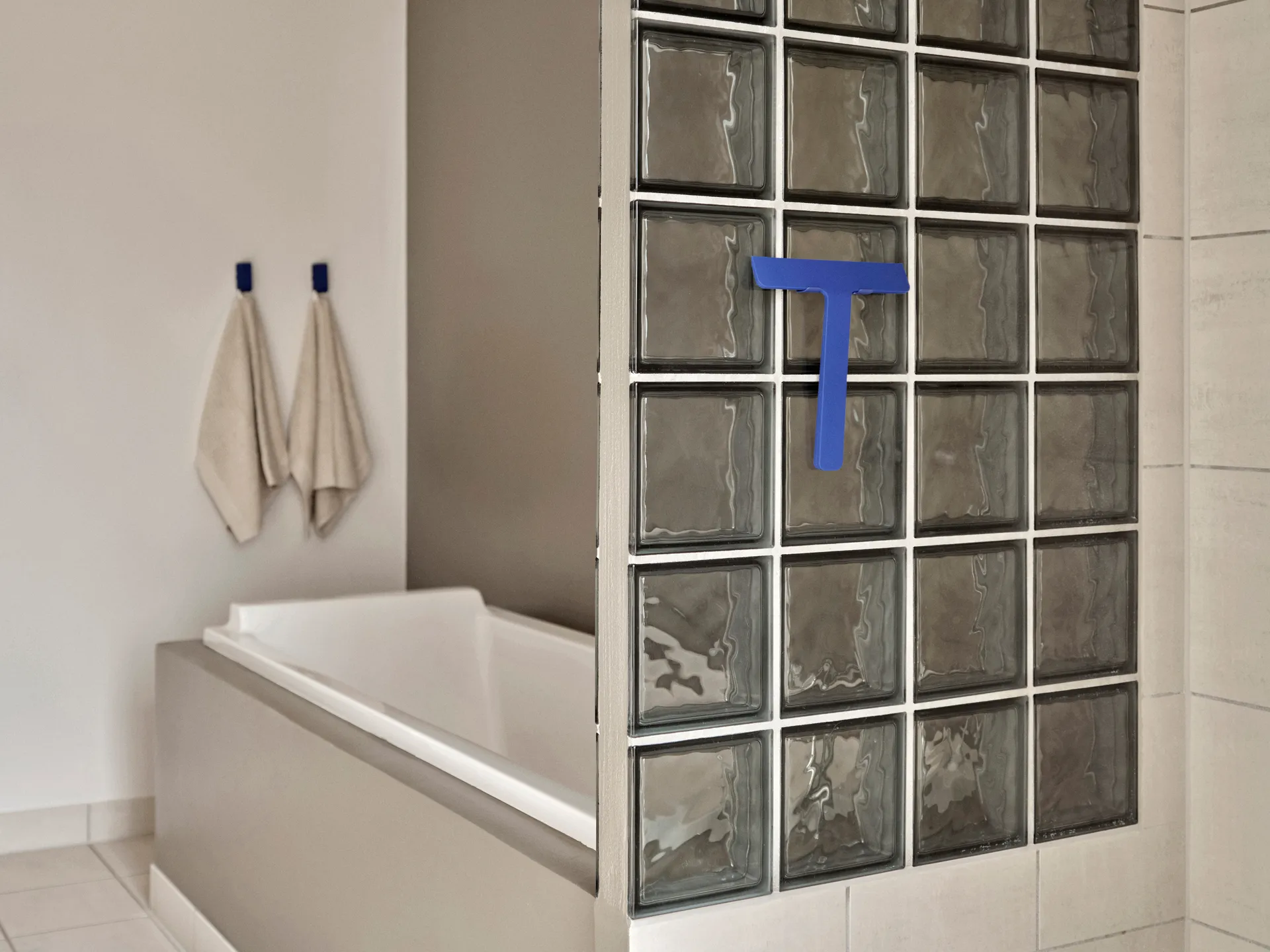 Ume scraper with holder, Indigo Blue Zone Denmark