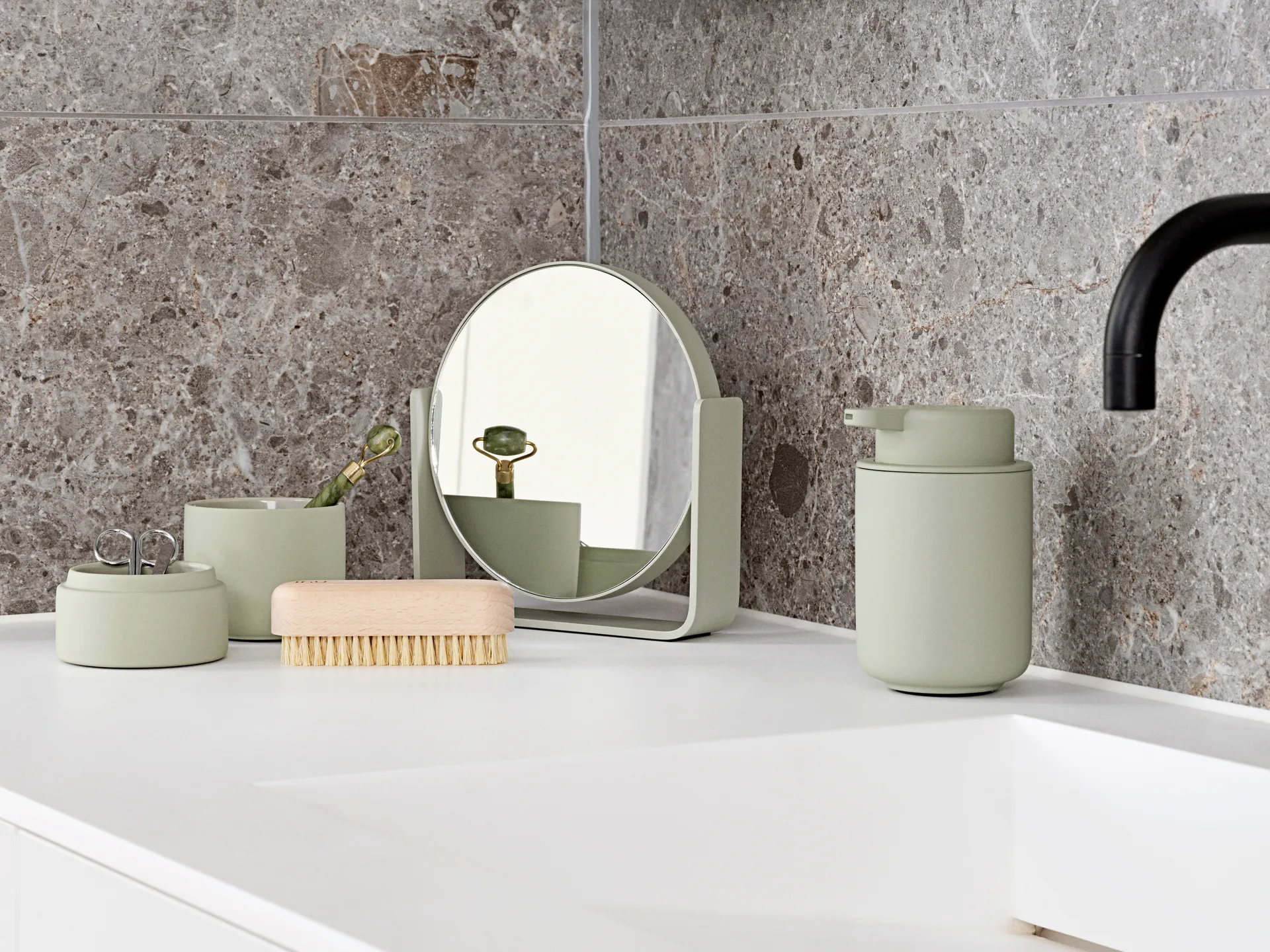 Ume table mirror with 5x magnification 19x19.5 cm, Eucalyptus Zone Denmark