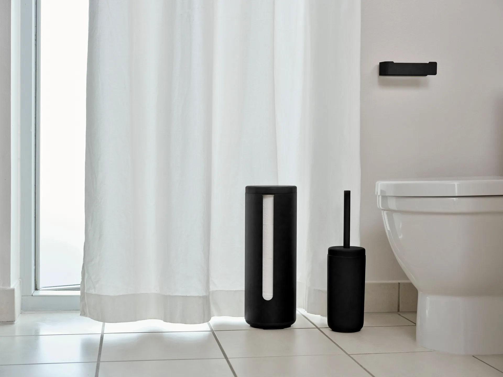 Ume toilet paper holder, Black Zone Denmark