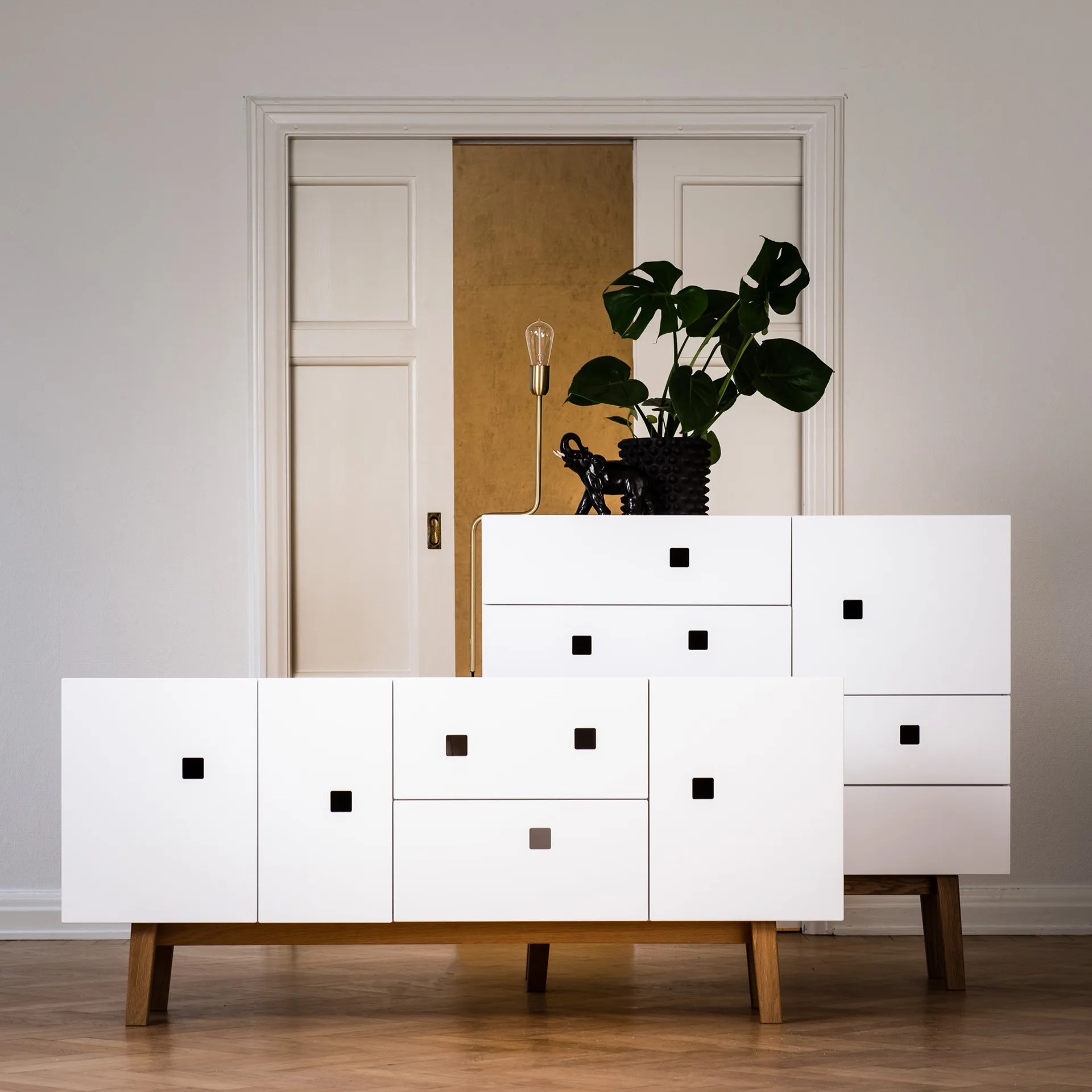 Peep M2 media bench, White. retro. oak stand Zweed