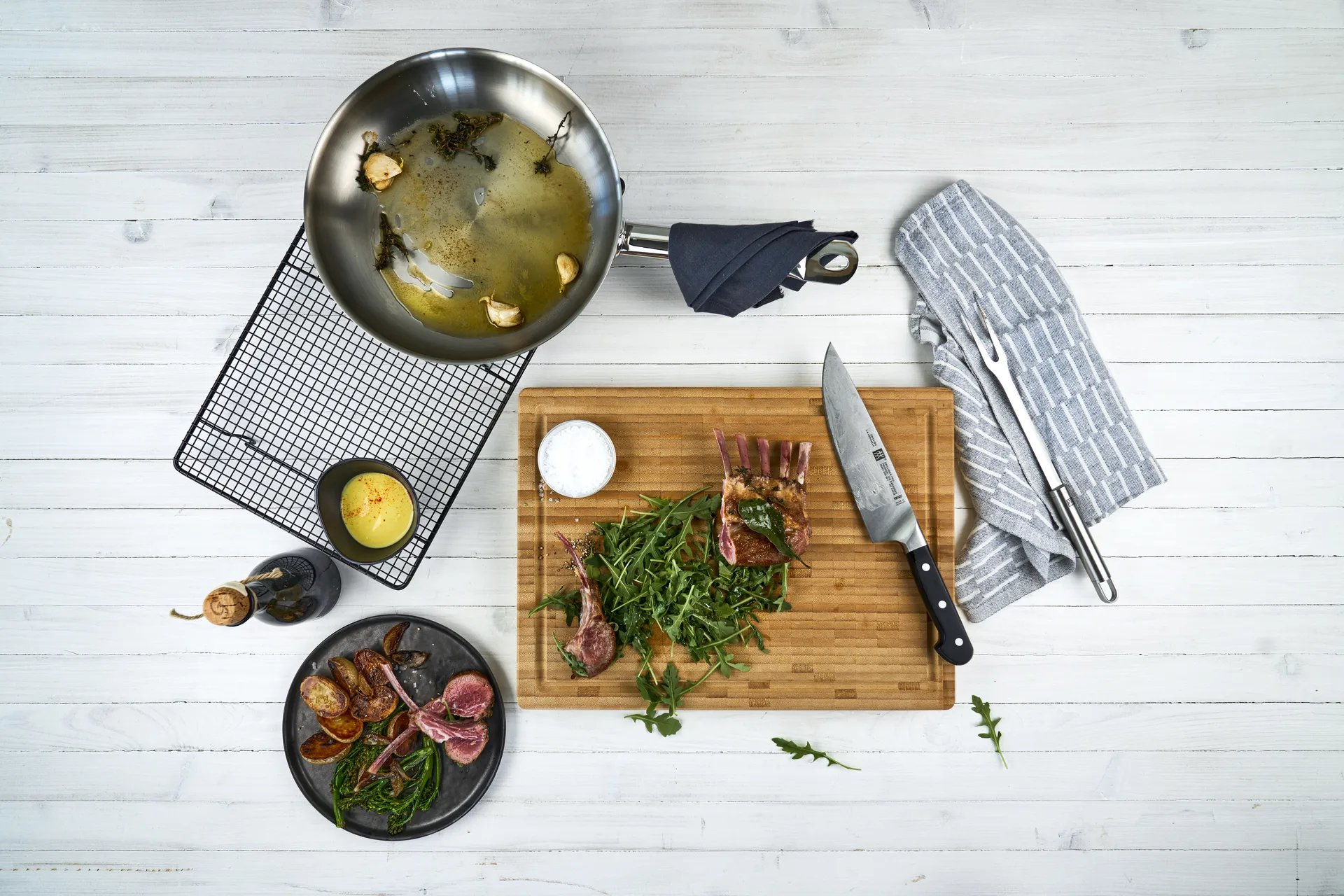 Zwilling bamboo cutting board, Small Zwilling