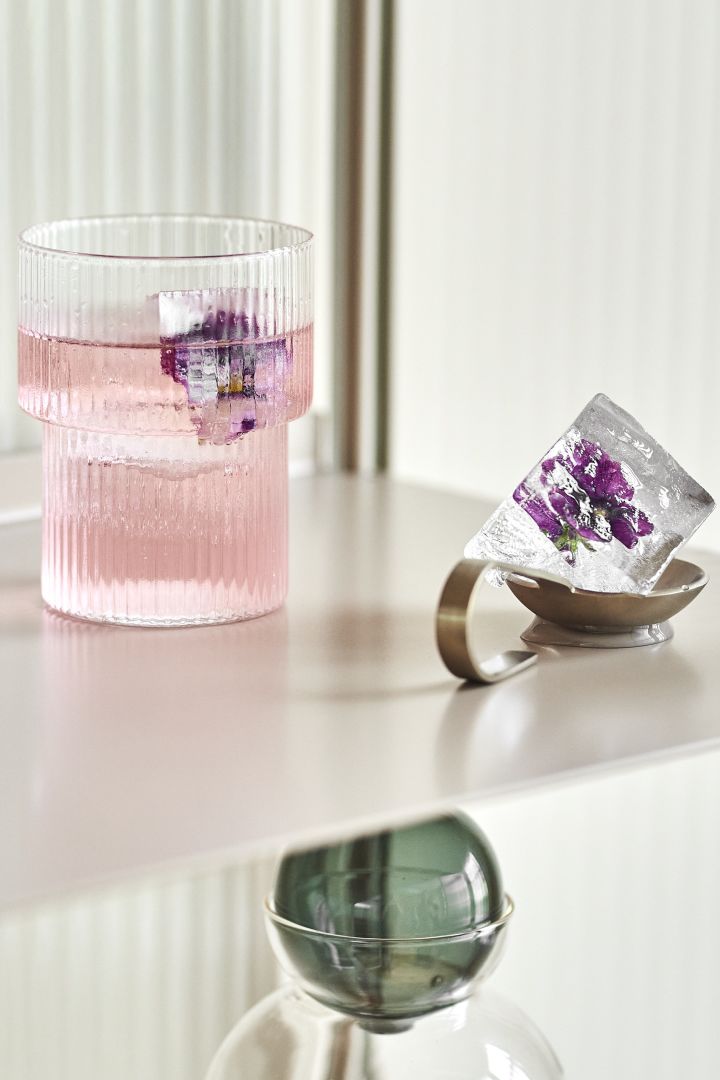 Transparent details is one of the top interior design trends for autumn 2021 - here is Ripple glass in glass cabinet.
