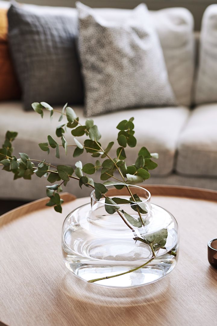 Design gifts for all occasions -  a lush bouquet of flowers or green branches. This vase can be used in many ways. 