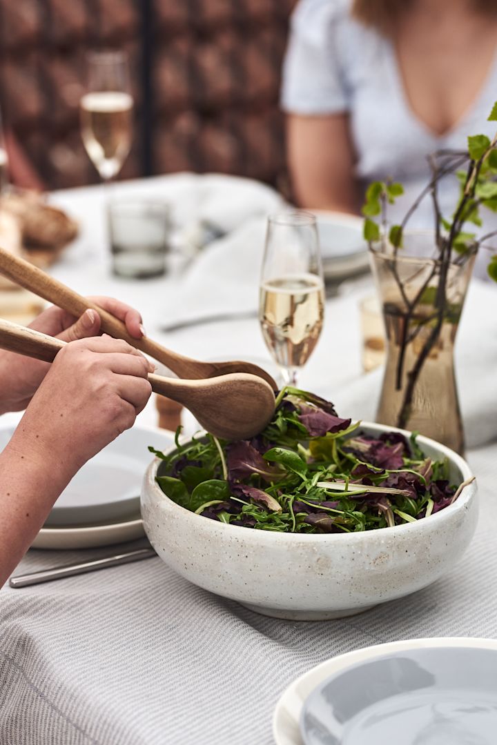 A simple side salad for the food for your summer garden party. 