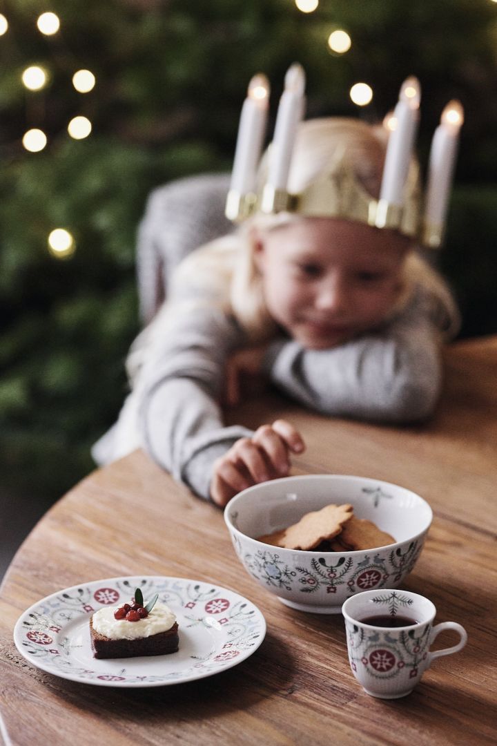 How to decorate with traditional Scandinavian Christmas decorations - Fill your breakfasts with Christmas feeling with the Swedish Grace Winter collection. 