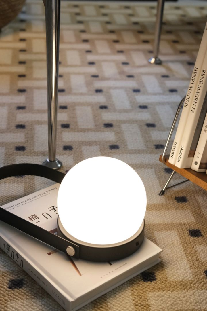 Here you see the Scandinavian design lamp Carrie from Audo Copenhagen.