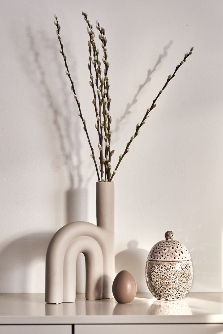 Create a more minimalist Easter tree with the Rope vase from DBKD. 