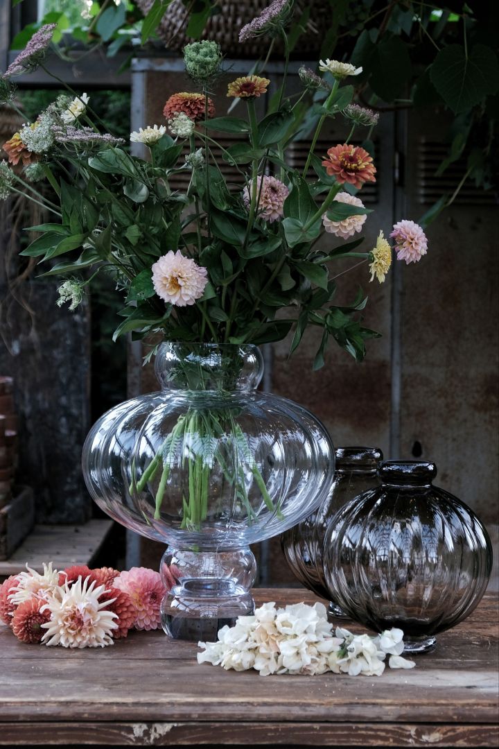 The Balloon vase from Louise Roe Copenhagen is the perfect round vase for a bunch of cut flowers. 