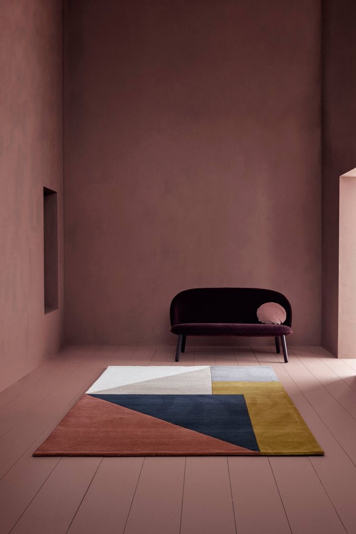 The cosy Arguto wool rug from Linie Design is a cosy, colourful rug to place in your living room. 